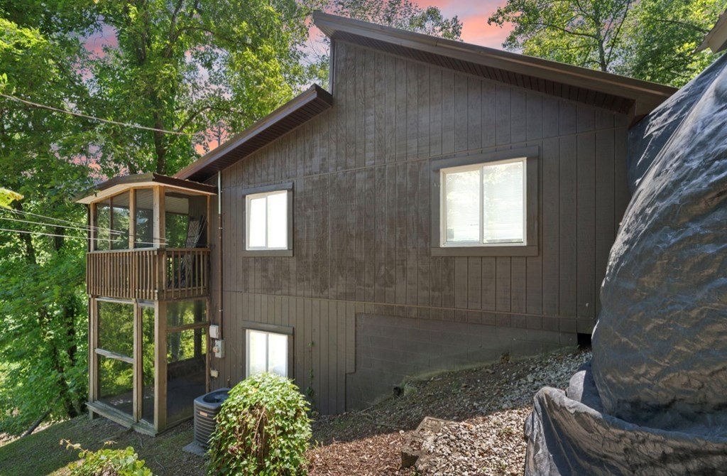 Single Family 3BR 2BA - 207 Cliff View Lane, Hazard, KY