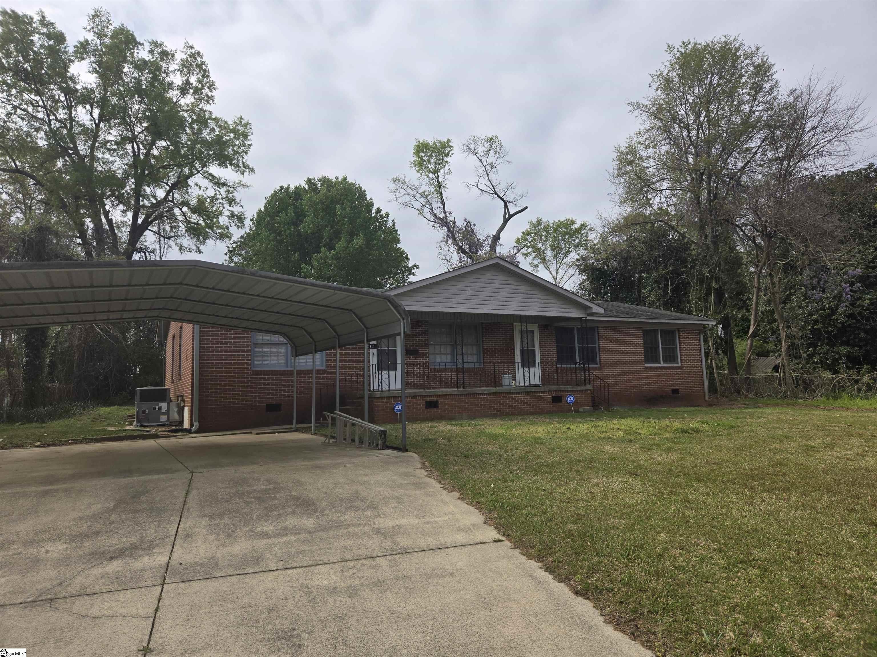 Other 4BR 2BA - 401 W Pitts Street, Clinton, SC
