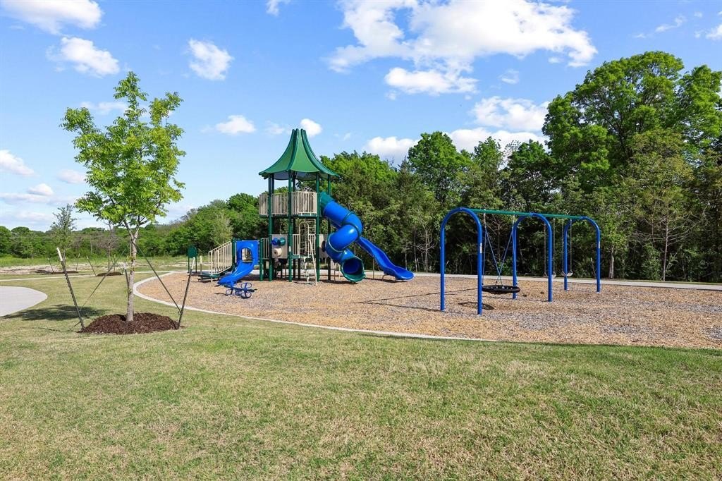 Single Family 4BR 3BA - 2211 Gustavus Drive, Sherman, TX