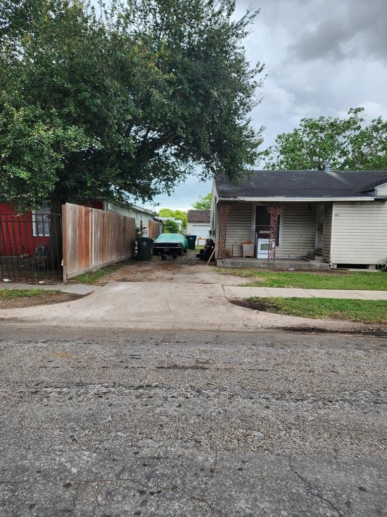 3022 Carver Dr  