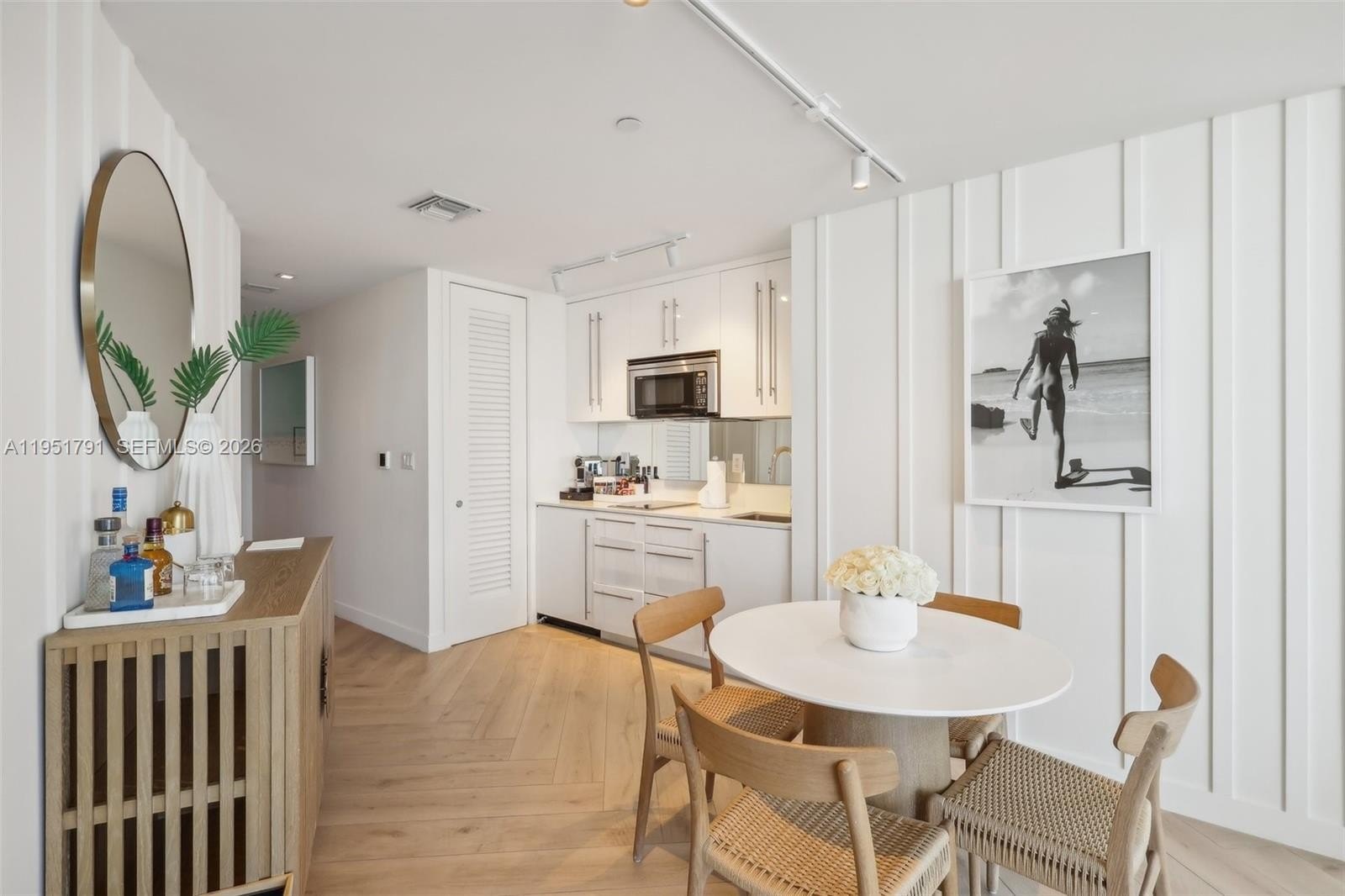 Condo 2BR 3BA - 2201 Collins Ave, Miami Beach, FL