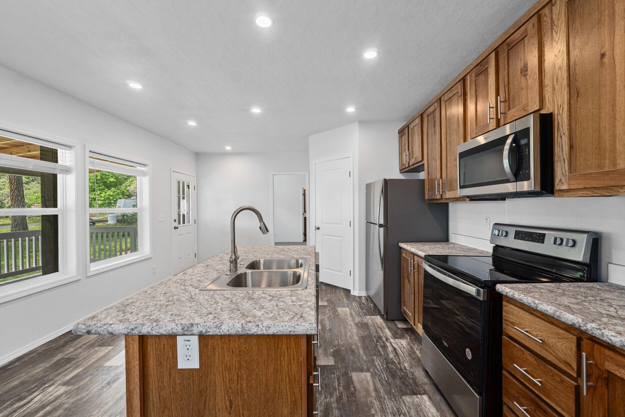Manufactured Housing 2BR 2BA - 5 COLUMBIA DR, KETTLE FALLS, WA