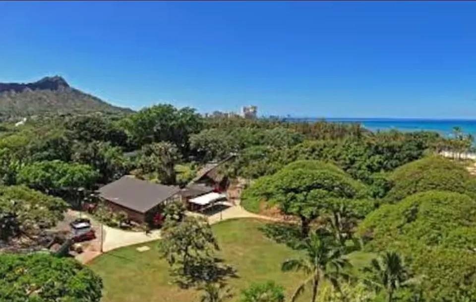 Condo 1BA - 134 Kapahulu Ave, Honolulu, HI