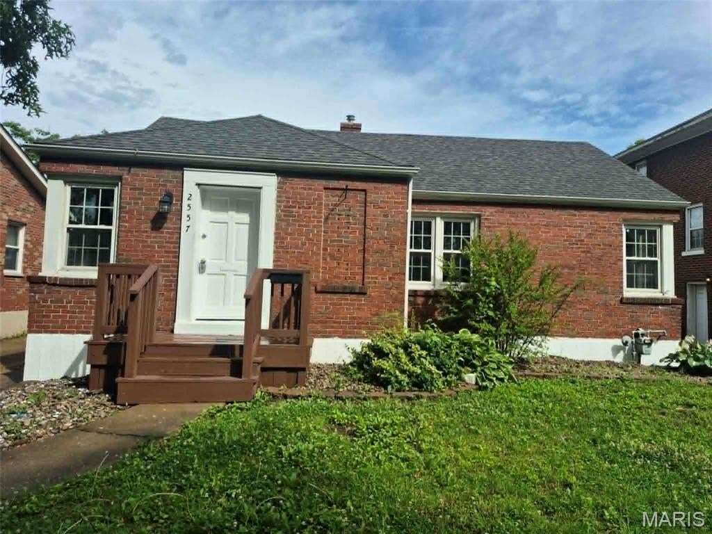 Single Family 3BR 1BA - 2557 Edison Avenue, Granite City, IL