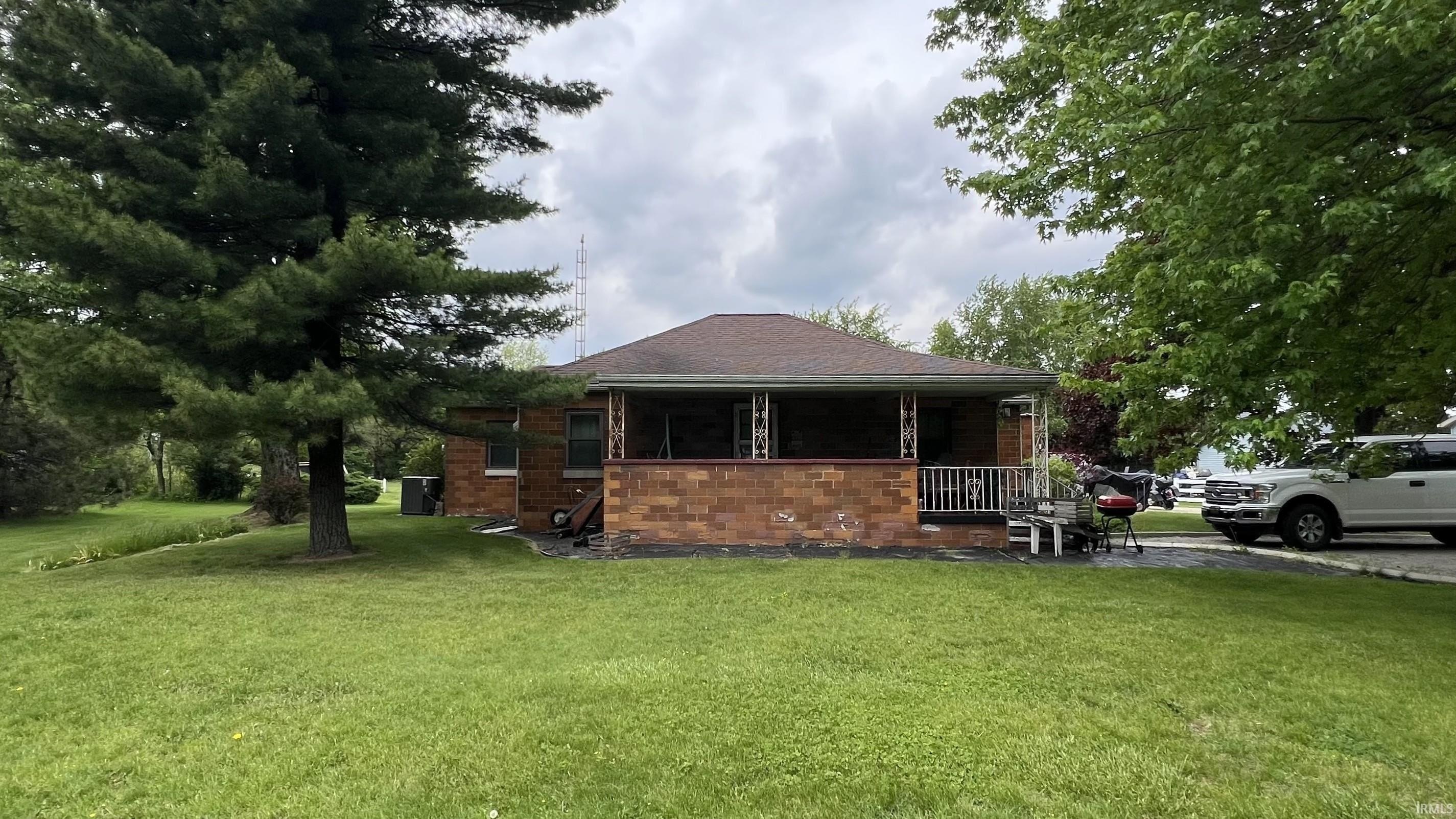 Single Family 2BR 1BA - 54721 State Road 13, Middlebury, IN
