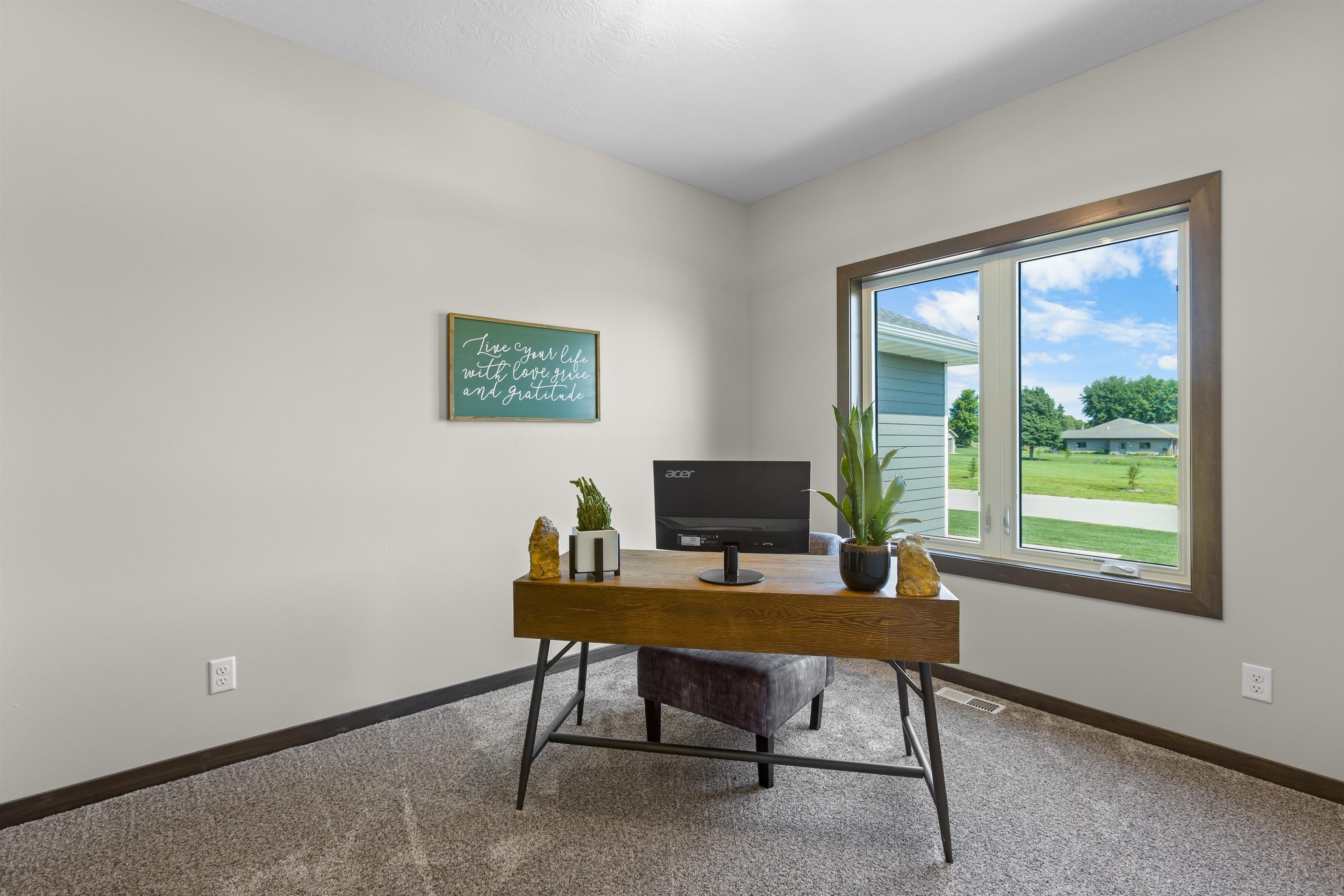Single Family 5BR 3BA - 204 S 15th Ave, Rock Rapids, IA