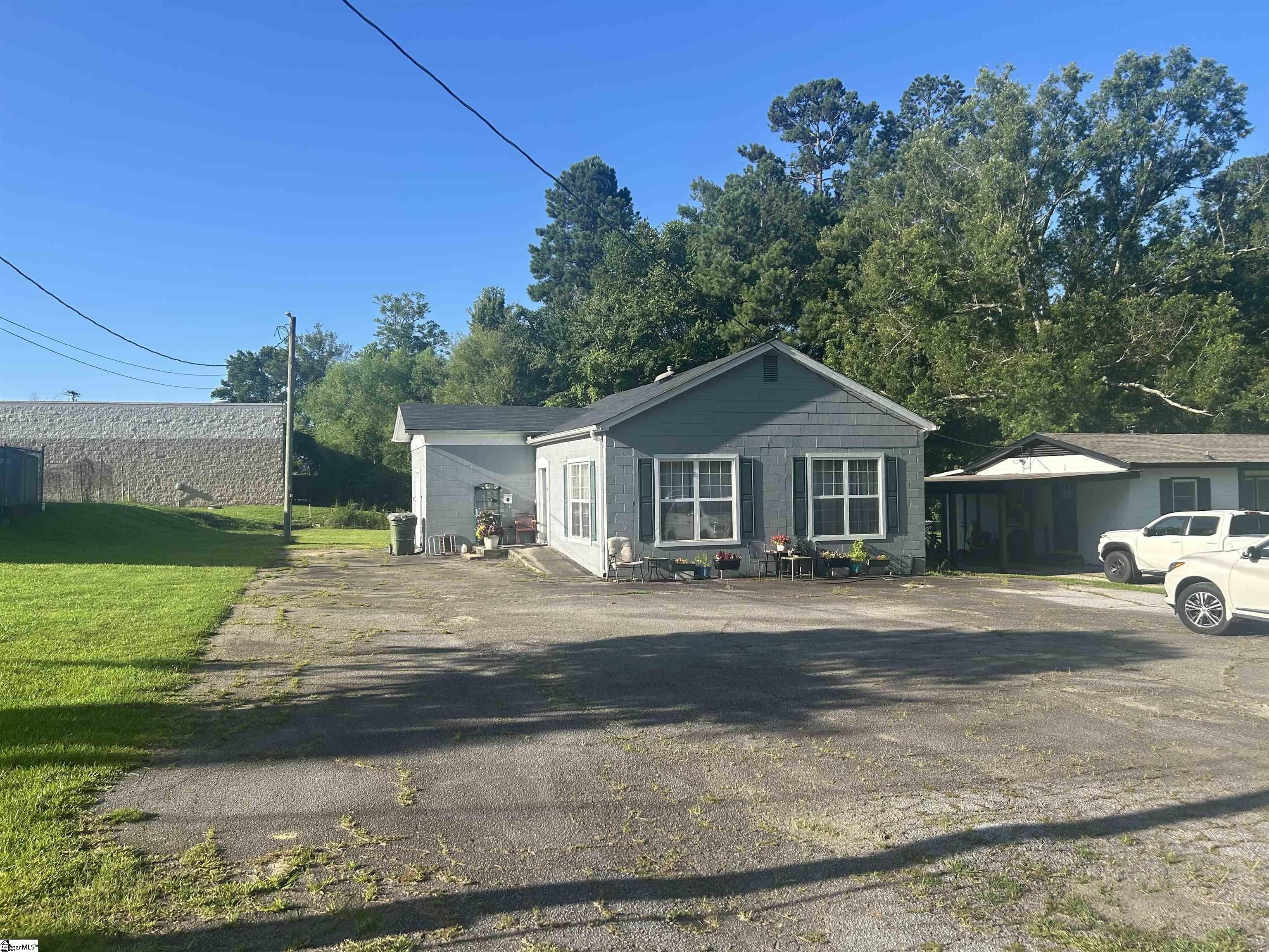 Single Family 1BR 1BA - 101 Elm Street, Clinton, SC
