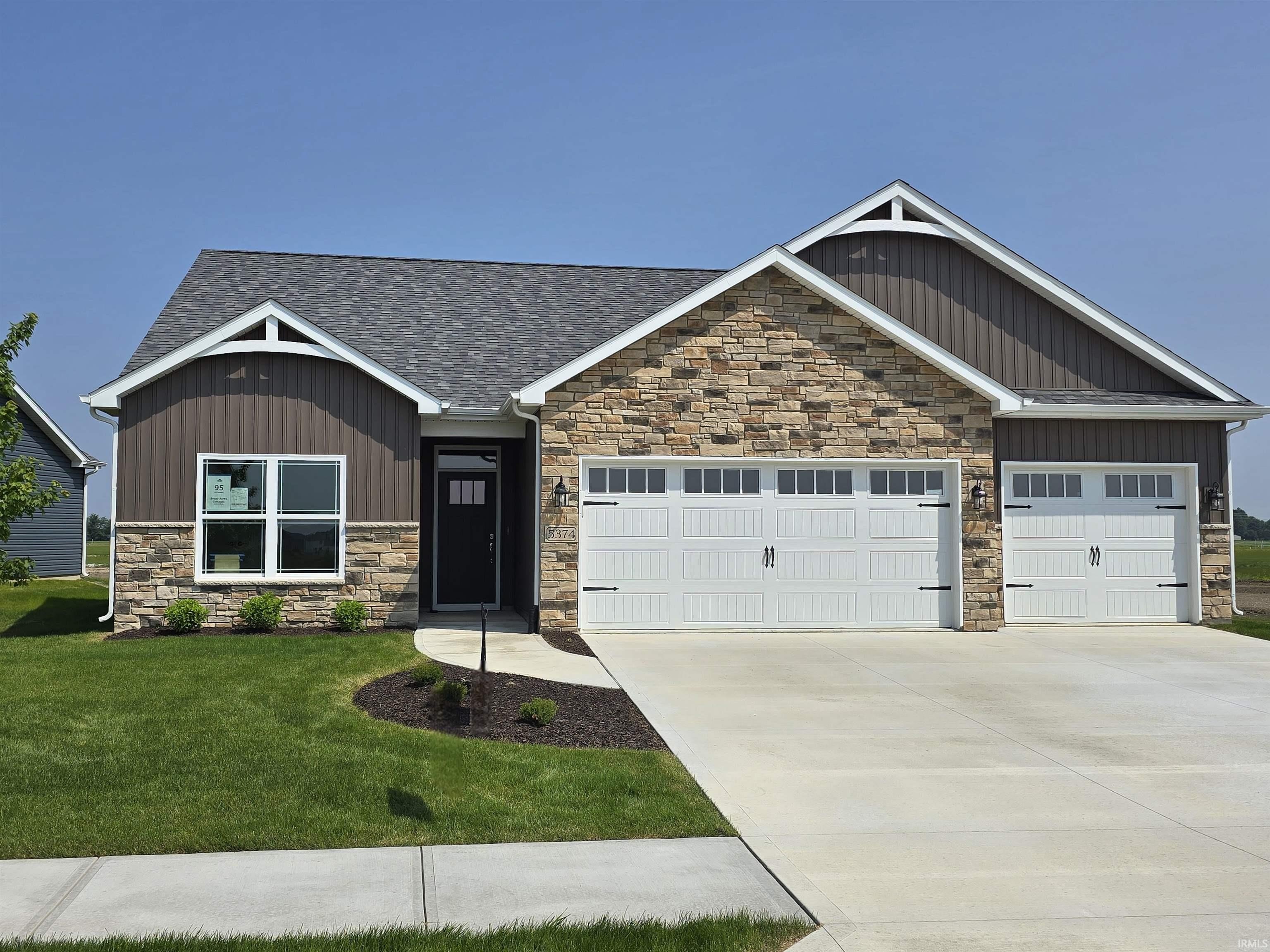 Single Family 3BR 2BA - 5374 Rio Azul Cove, Fort Wayne, IN