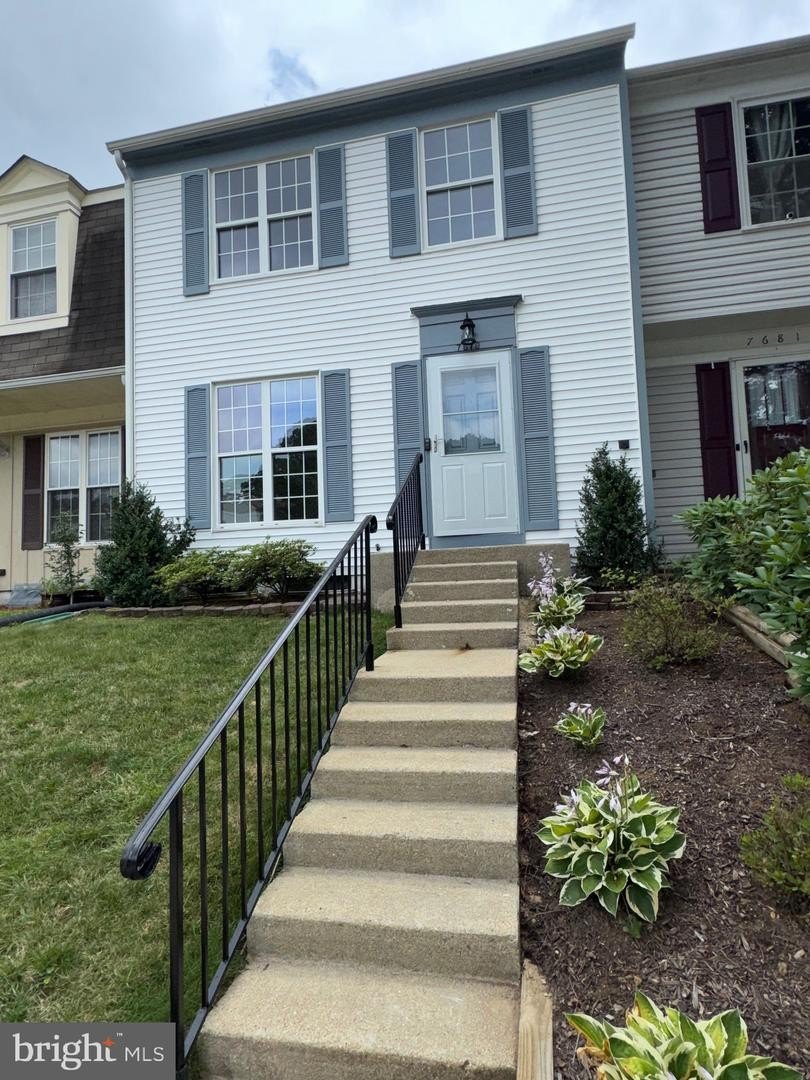 Single Family 4BR 2BA - 7679 SHEFFIELD VILLAGE LN, LORTON, VA