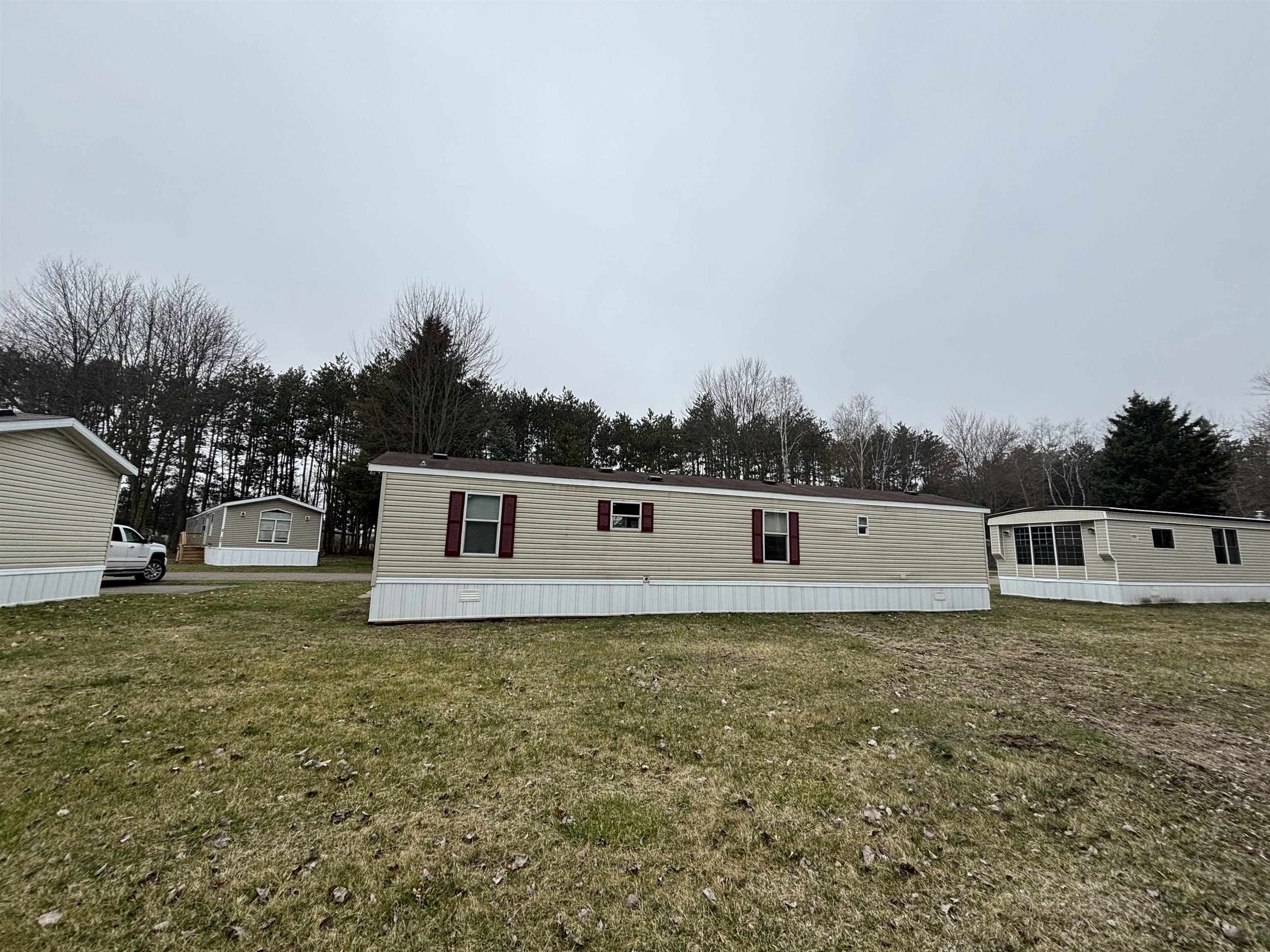 Single Family 2BR 1BA - 5393 CEDAR, Croswell, MI