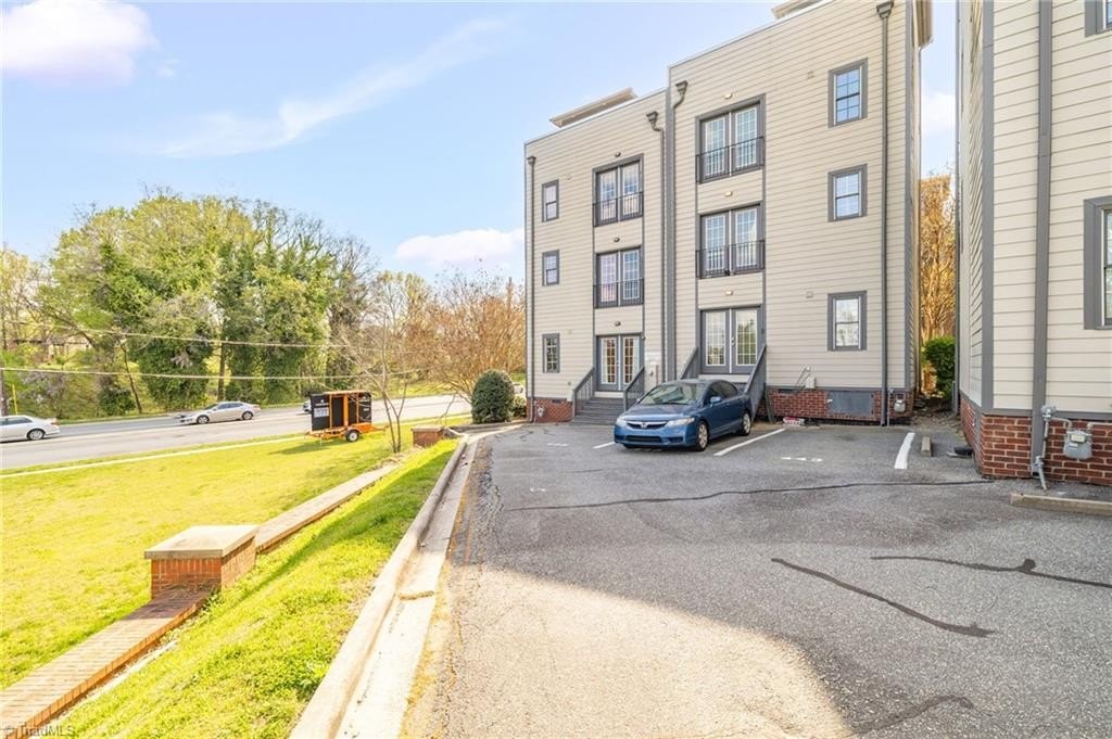 Condo 2BR 2BA - 445 McAdoo Avenue, Greensboro, NC