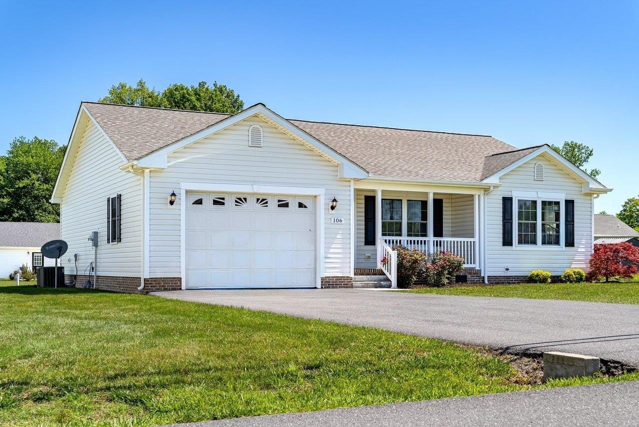 Single Family 3BR 2BA - 106 7TH ST, GROTTOES, VA