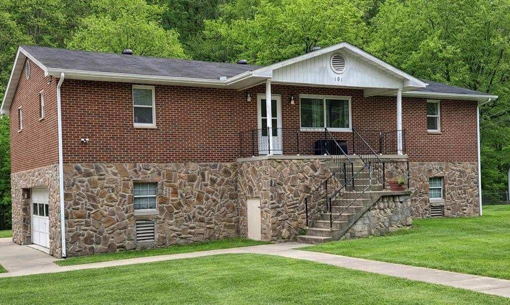 Single Family 3BR 2BA - 101 Taylor Fork, Turkey Creek, KY