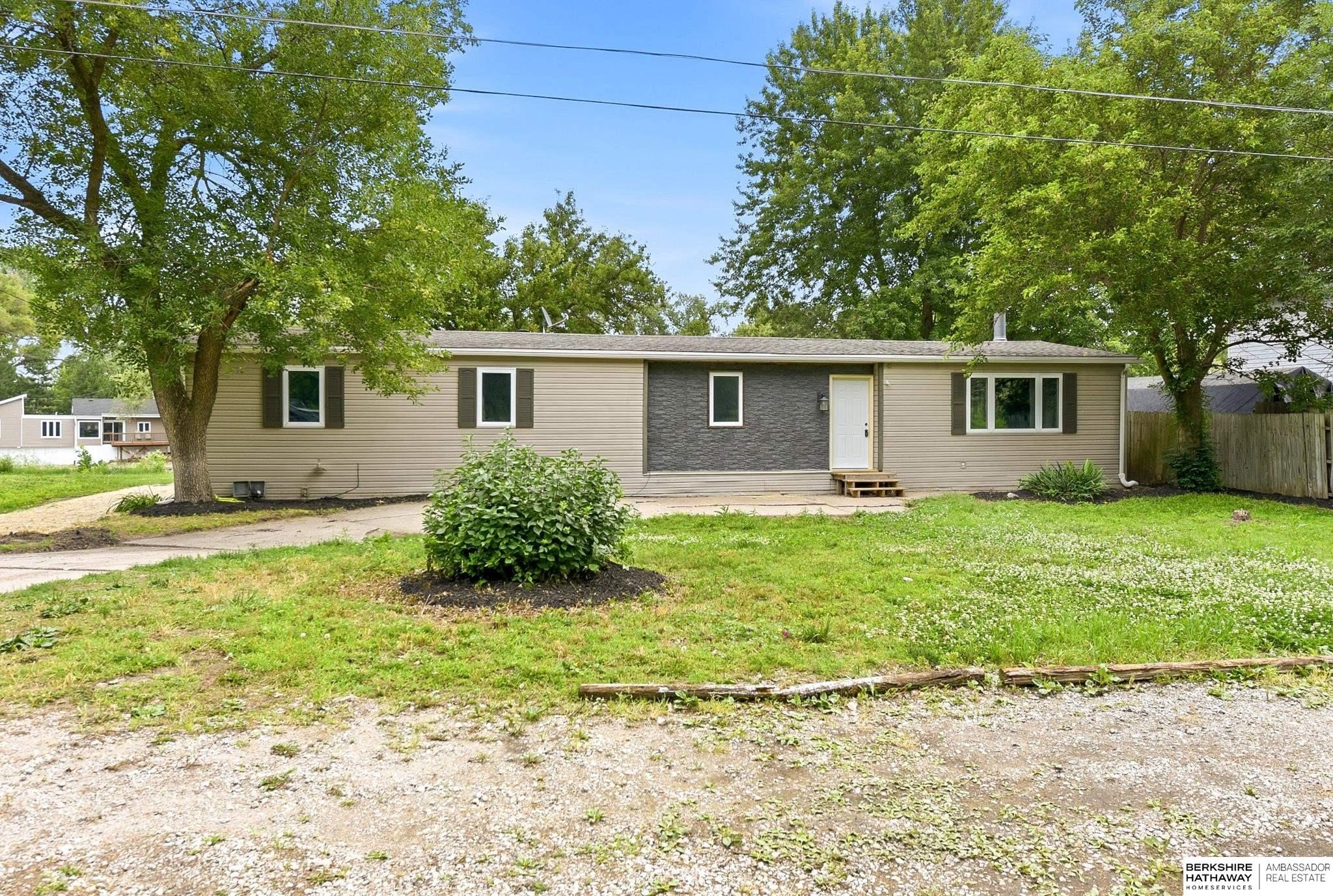 Single Family 4BR 2BA - 720 Boulevard Street, Fremont, NE