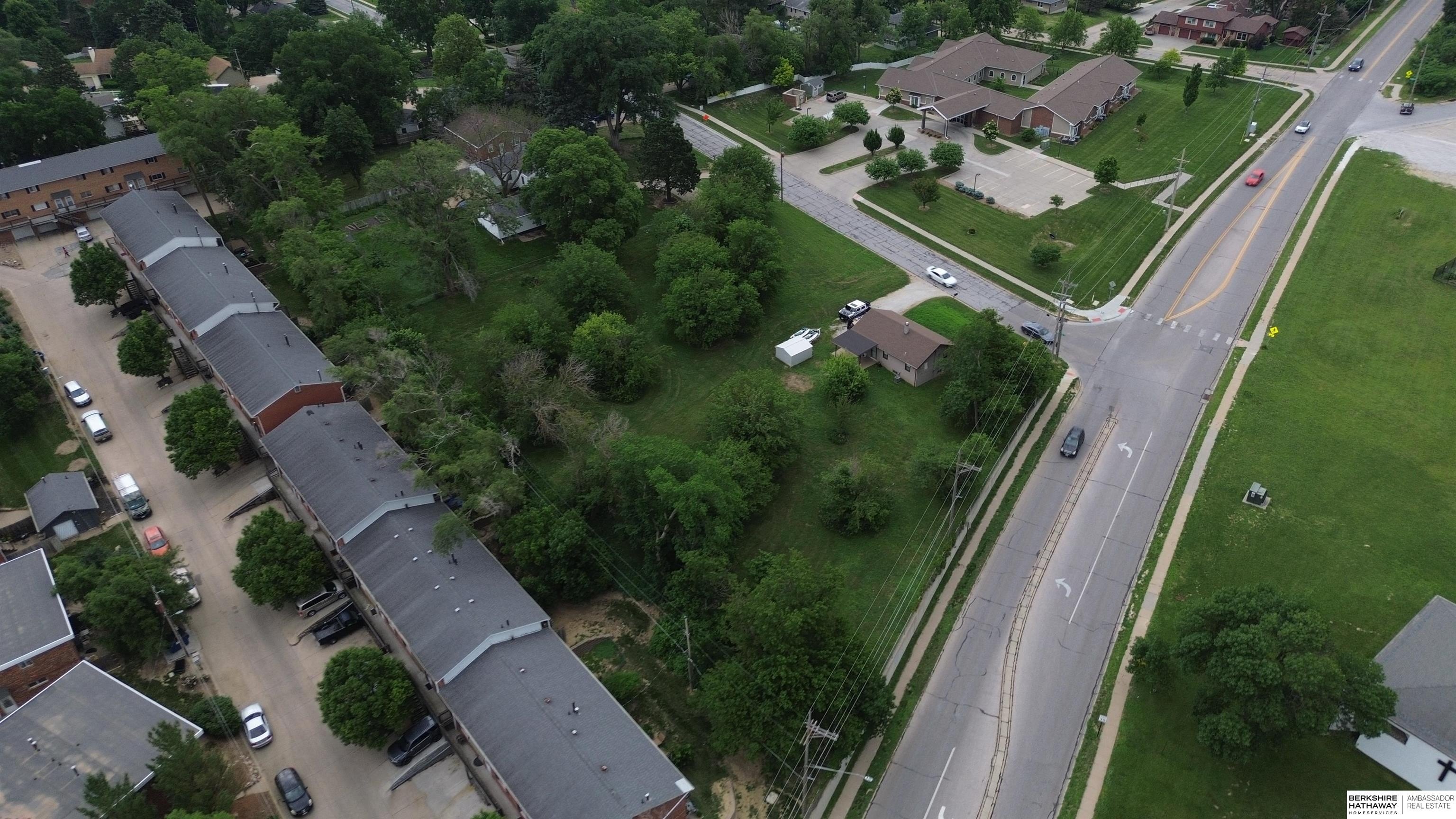 Single Family 2BR 1BA - 1908 Gregg Road, Bellevue, NE