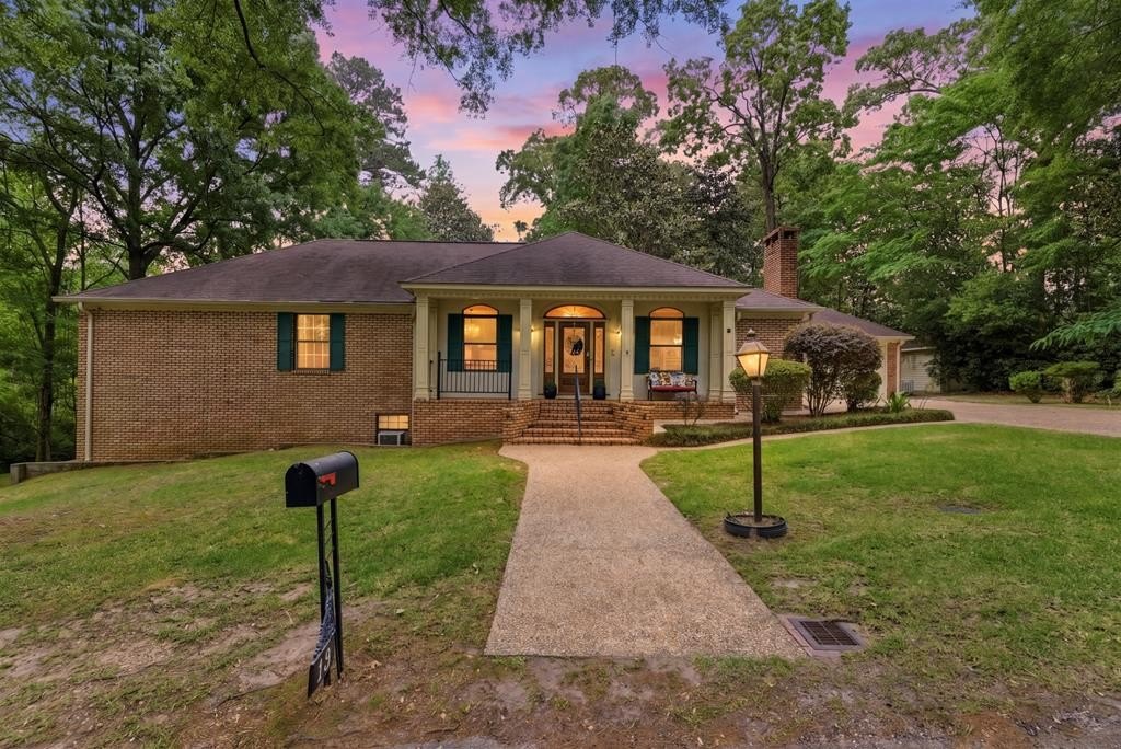 Single Family 4BR 4BA - 13 Gardiner Place, Laurel, MS