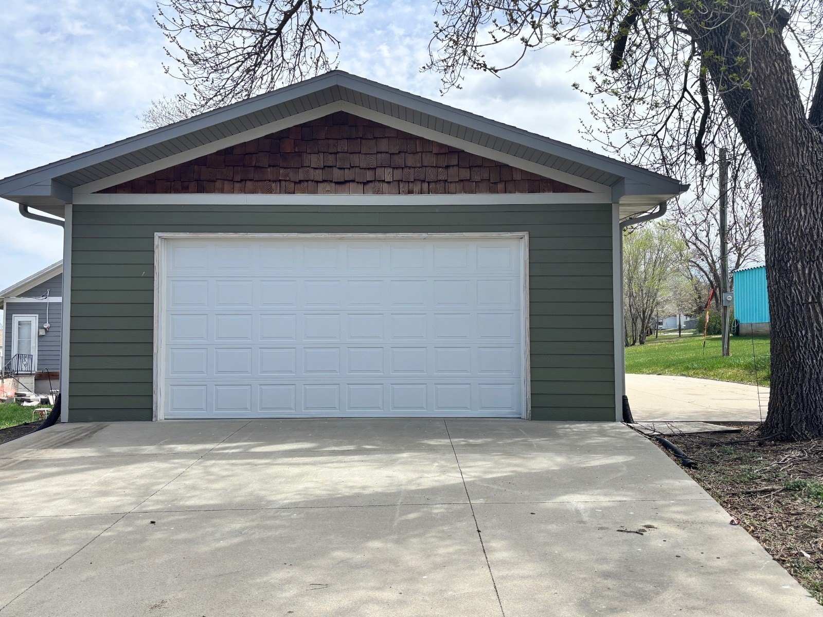 Other - 433 Madison, Winner, SD