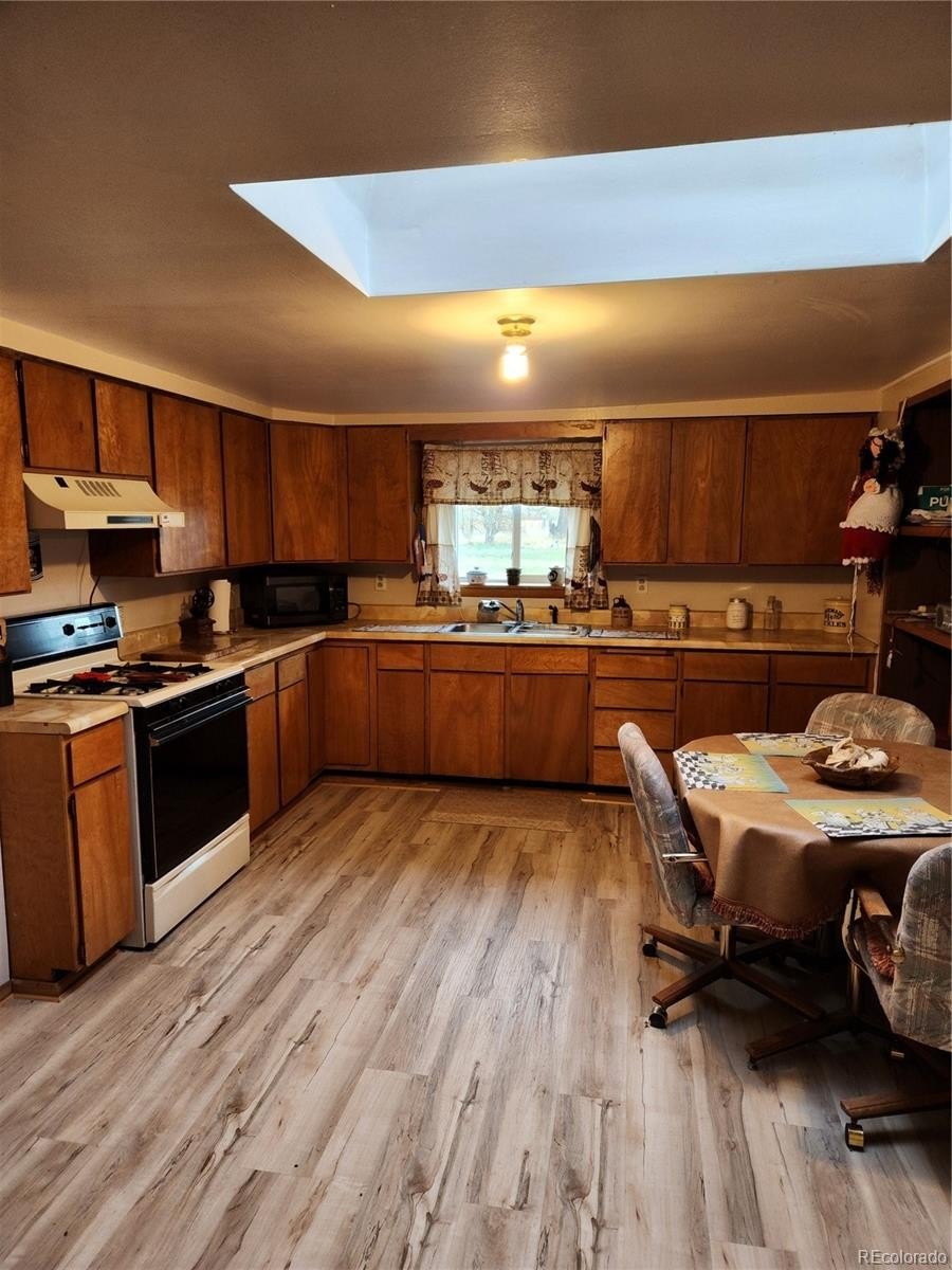 Single Family 5BR 3BA - 5272 W County Road 5, Del Norte, CO