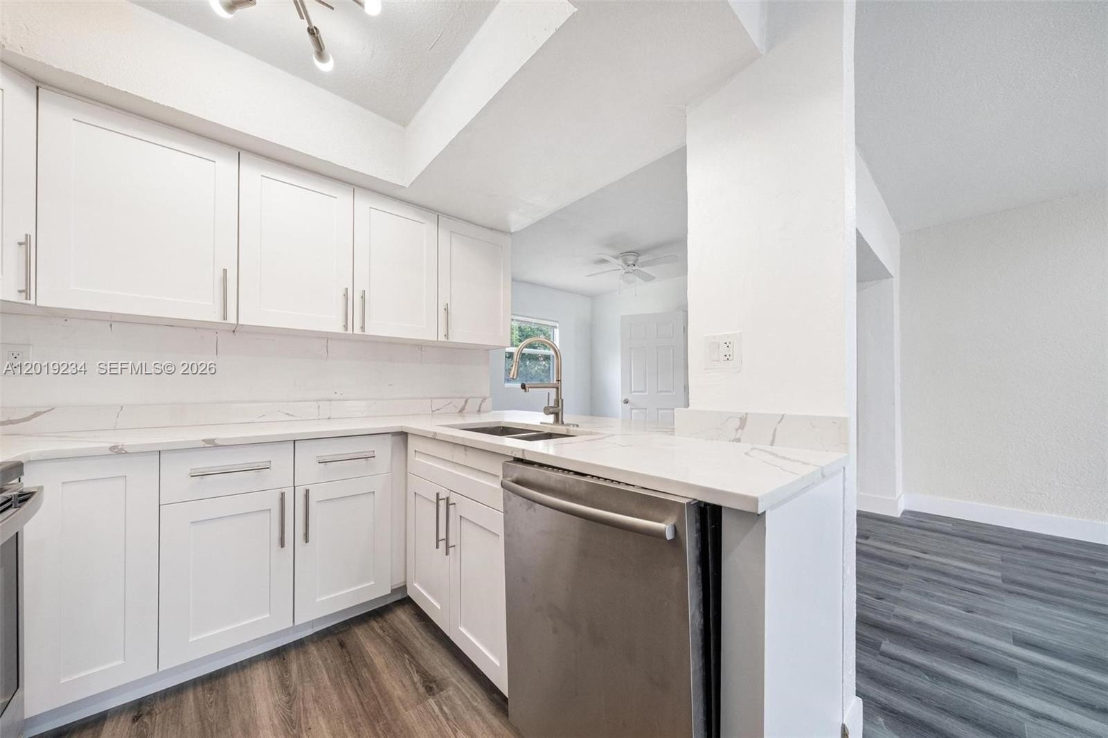 Single Family 3BR 2BA - 3337 NW 23rd CT, Lauderdale Lakes, FL