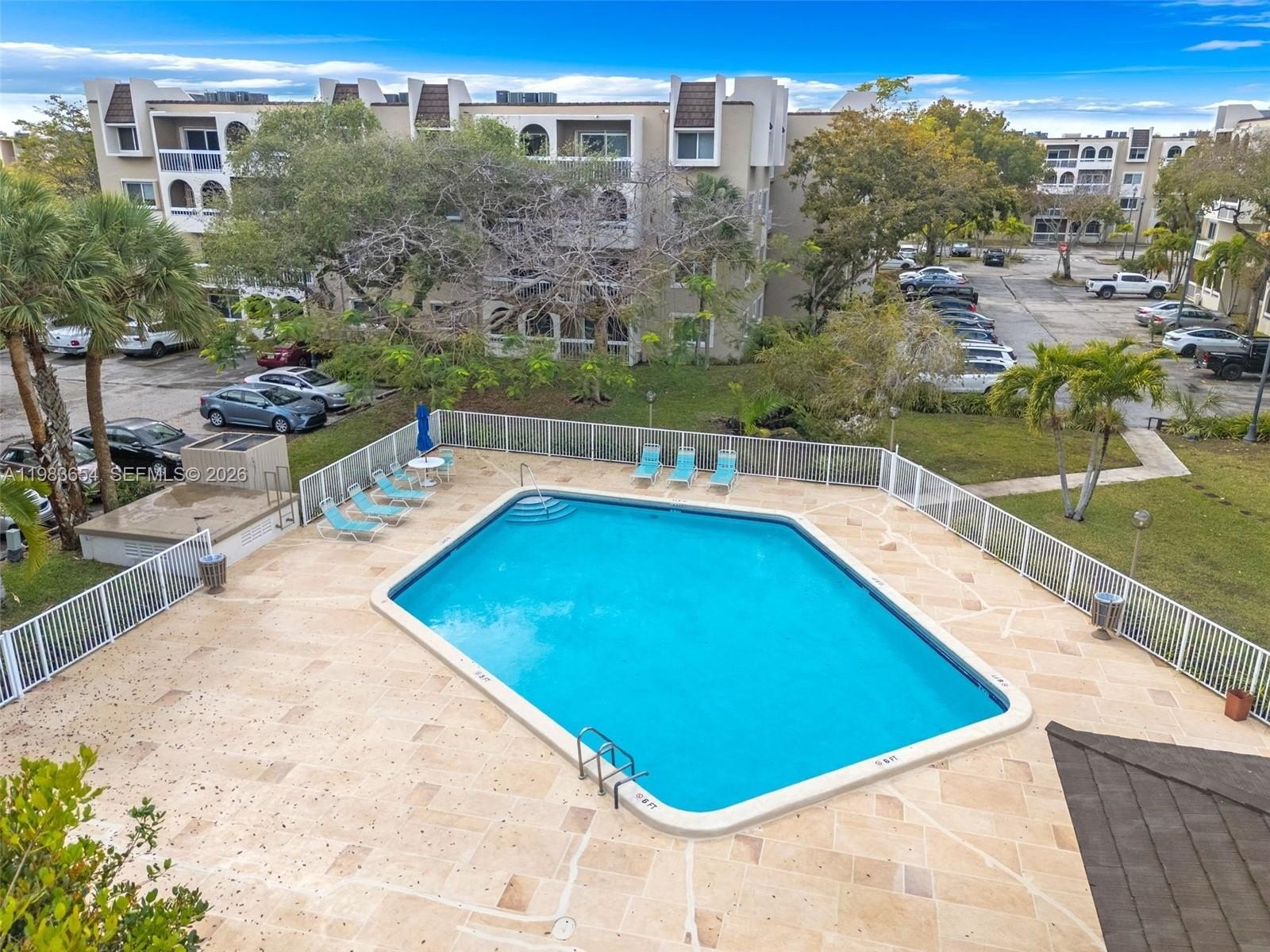 Condo 2BR 1BA - 7722 Camino Real, Miami, FL
