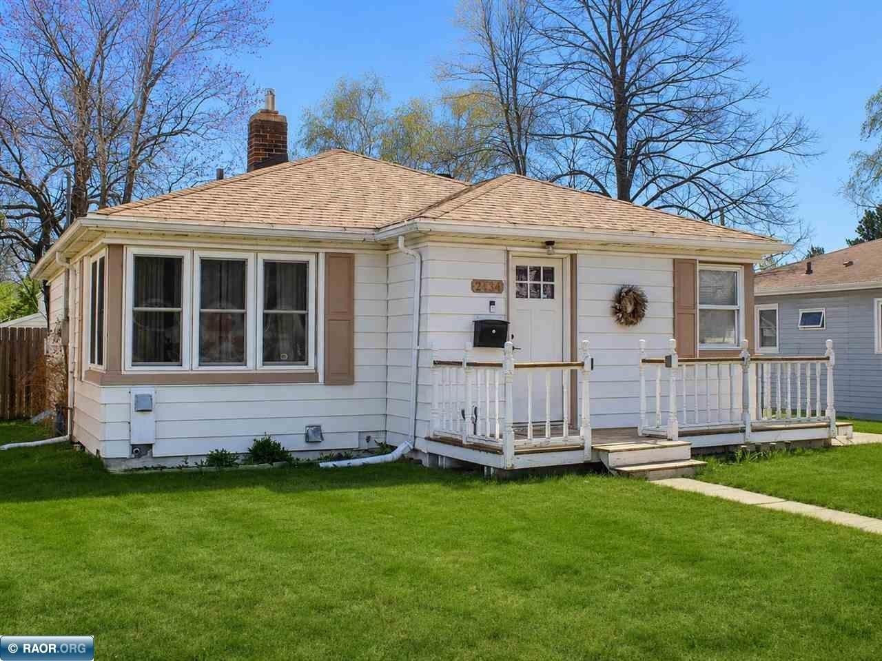 Single Family 2BR 2BA - 2434 9th Ave, Hibbing, MN
