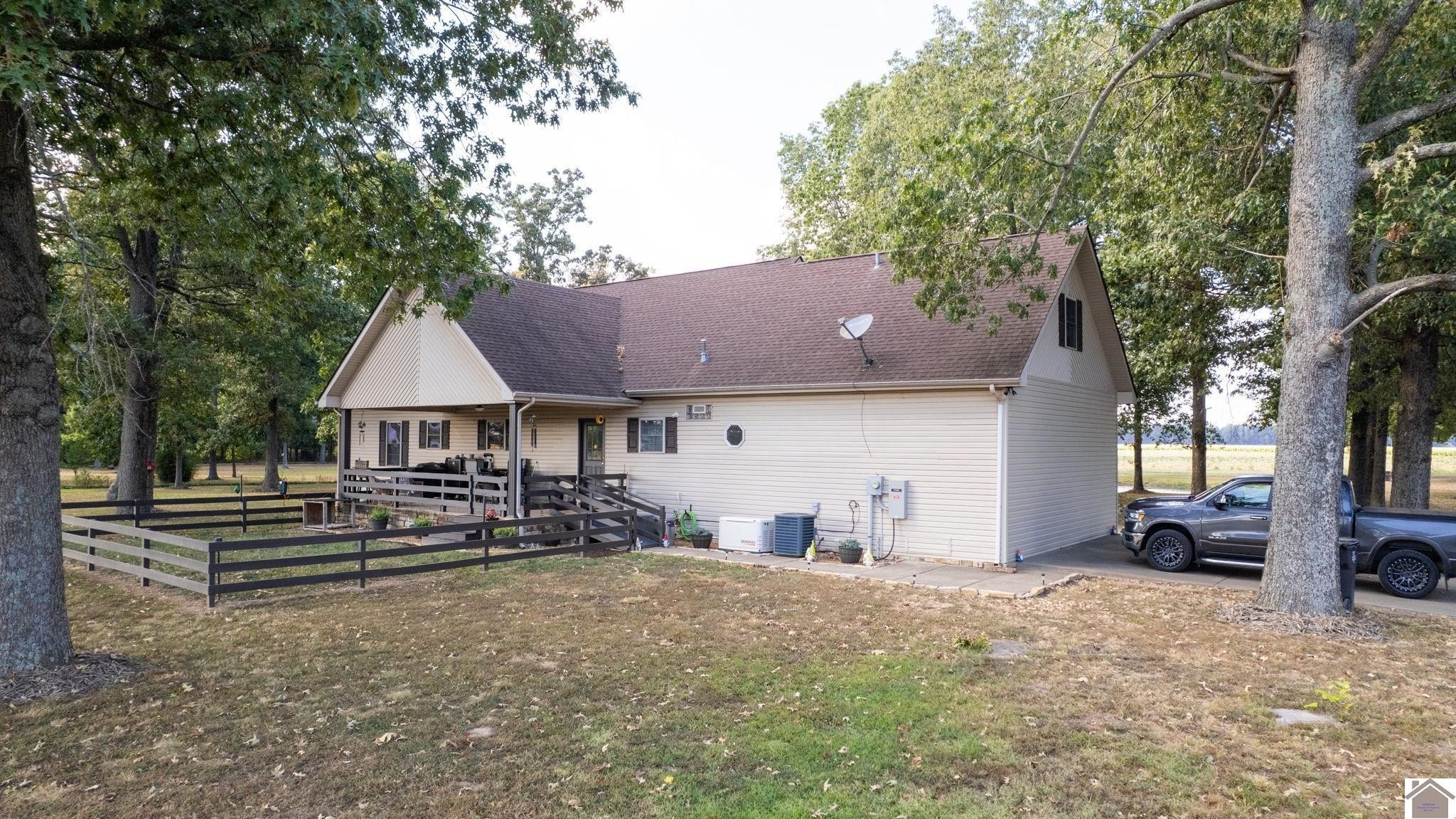 1239 Caldwell  