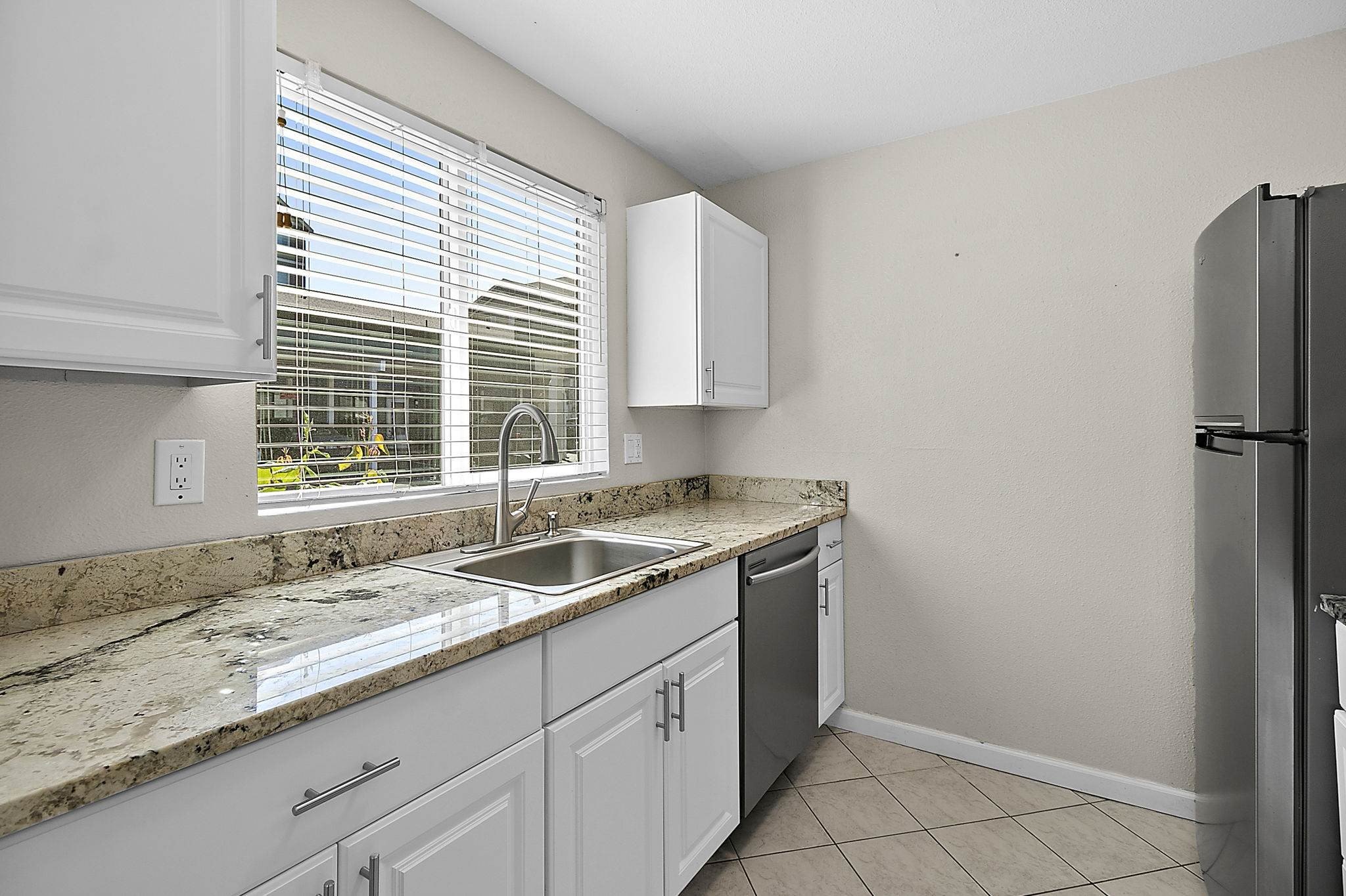 Condo 2BR 2BA - 1040 S 320th Street #5, Federal Way, WA