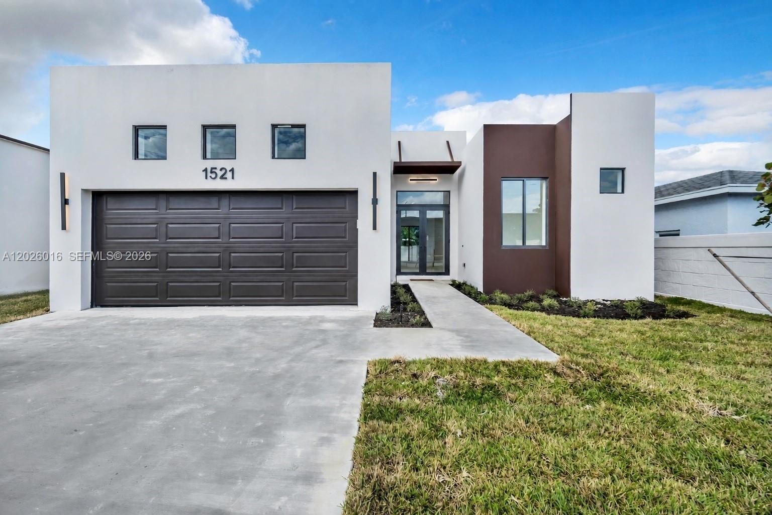 Single Family 3BR 3BA - 1521 SW 40th Ter, Fort Lauderdale, FL