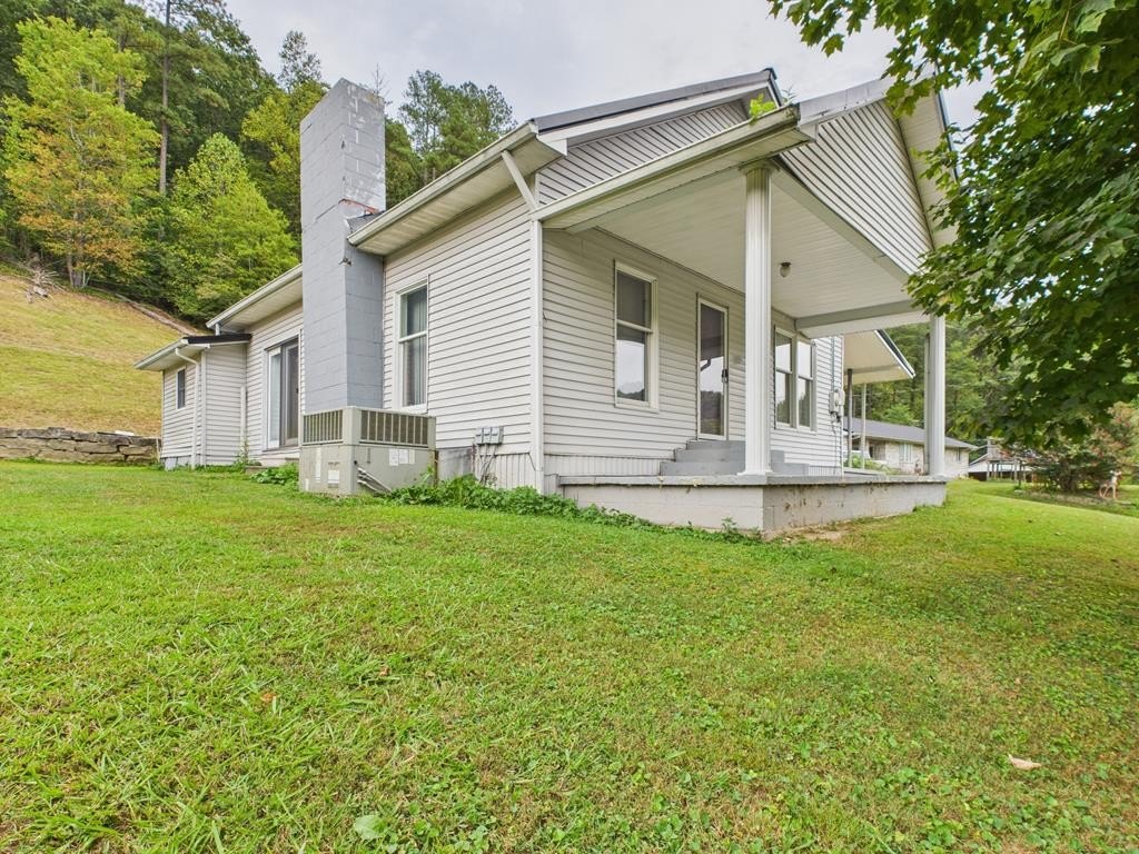 Single Family 3BR 1BA - 162 KY RT 993, Nippa, KY