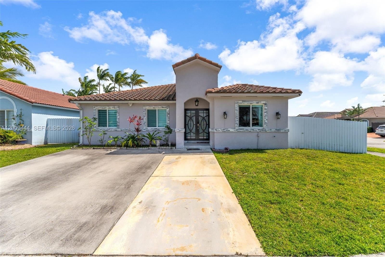 Single Family 4BR 2BA - 14240 SW 171st St, Miami, FL