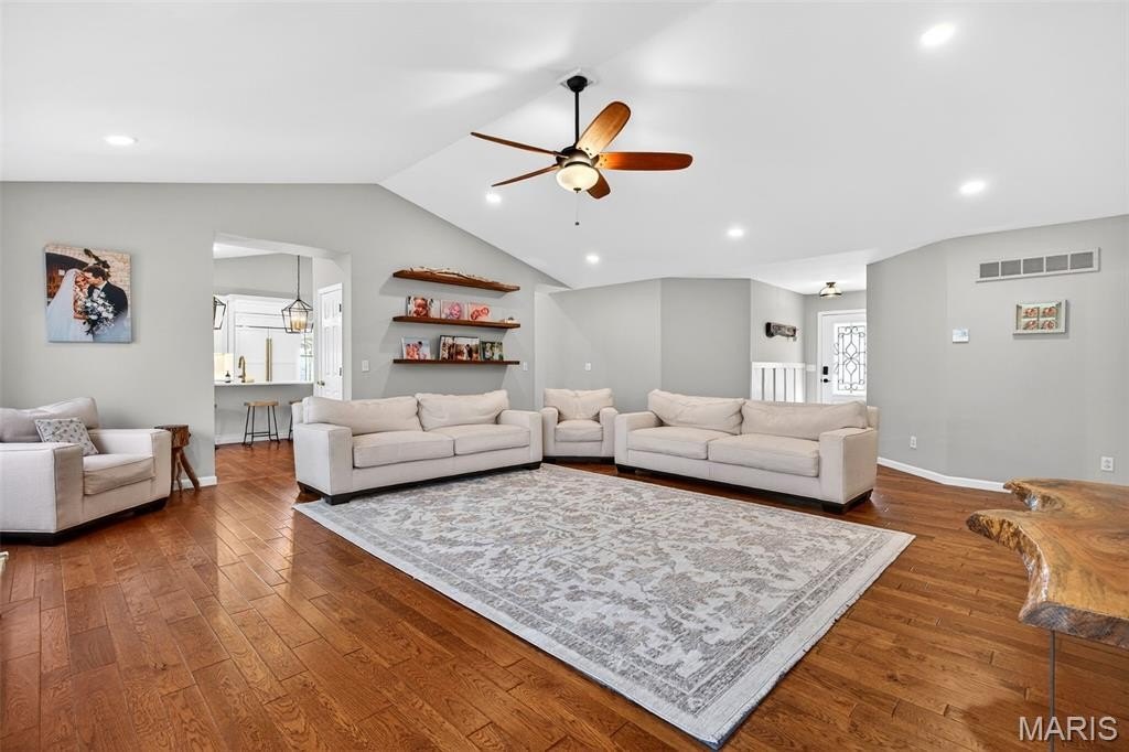 Single Family 4BR 3BA - 425 Round Tower Drive W, Cottleville, MO