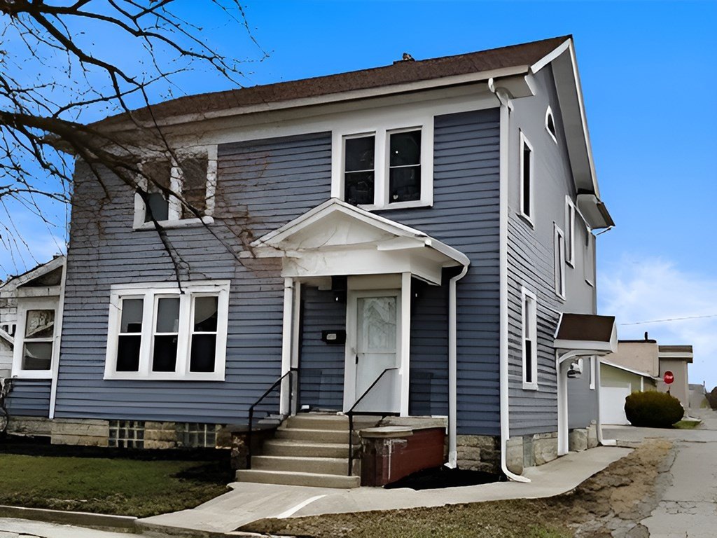 Single Family 4BR 2BA - 815 Liberty Street, Findlay, OH