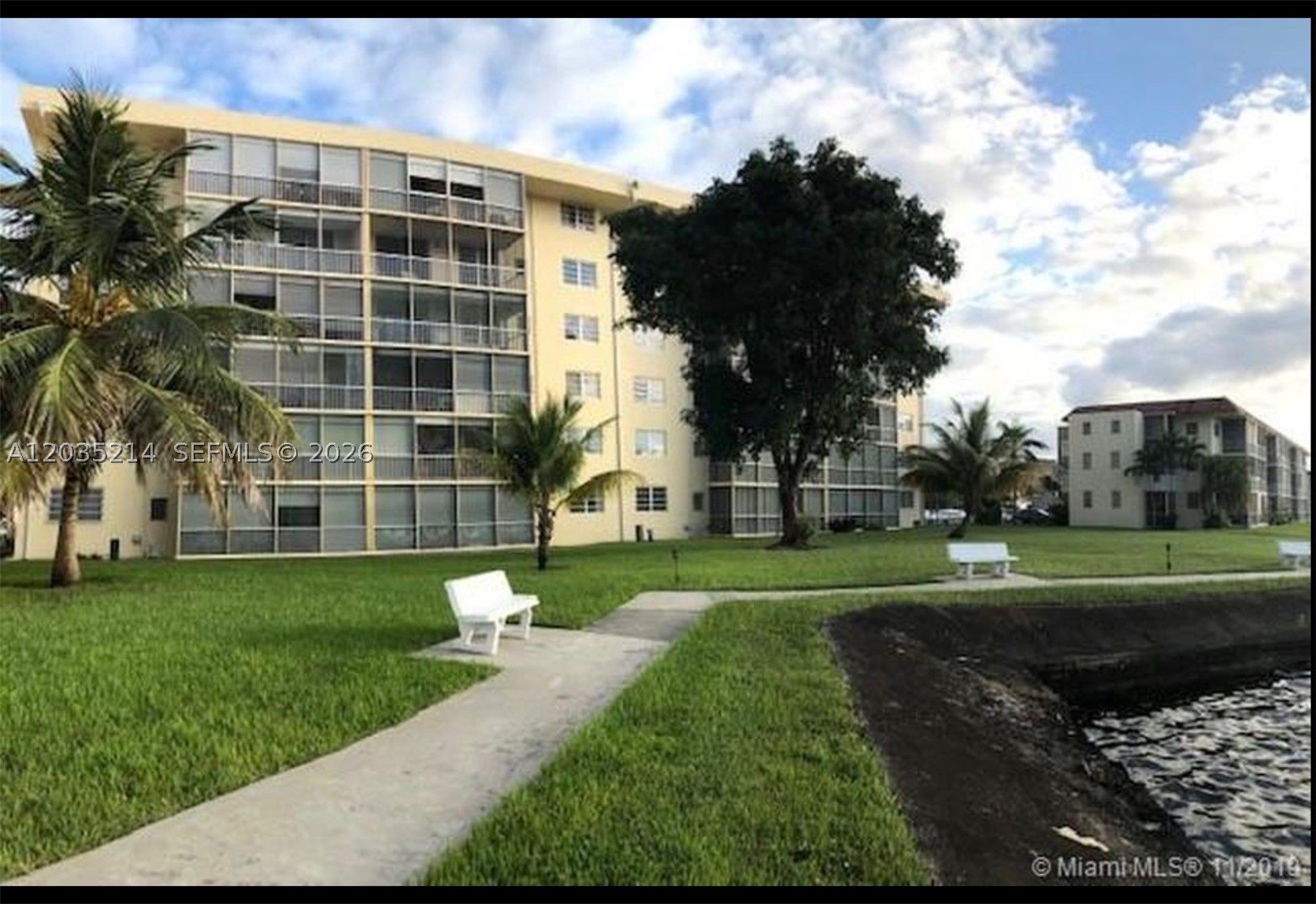 Condo 1BR 1BA - 2999 Point East Dr, Aventura, FL