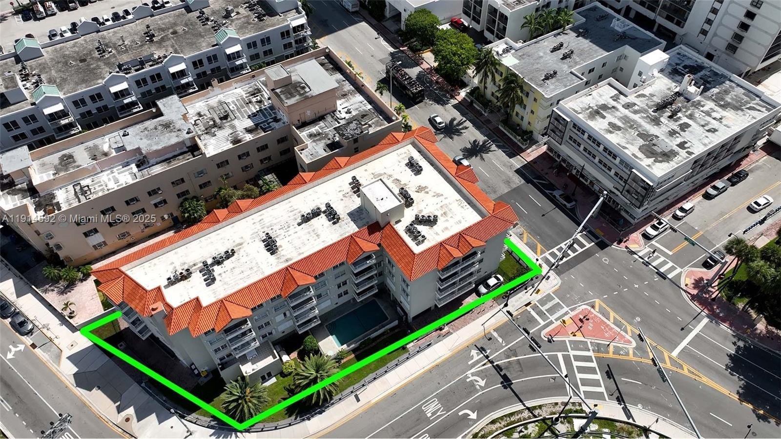 Condo 2BR 2BA - 2600 Collins Ave, Miami Beach, FL