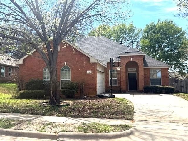 Single Family 3BR 2BA - 708 Hummingbird Trail, Crowley, TX