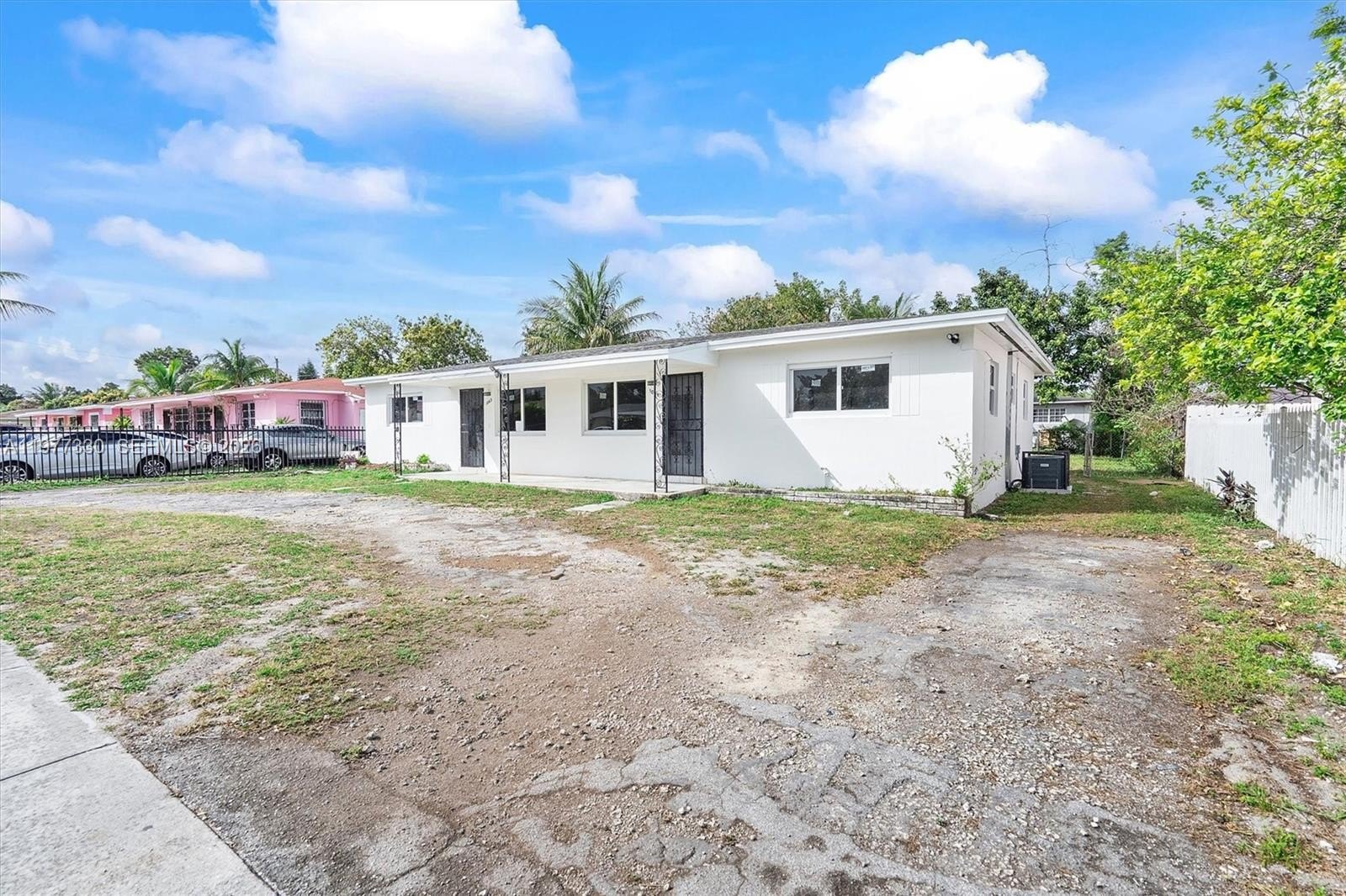 Triplex 5BR 3BA - 1061 NW 108 ter, Miami, FL
