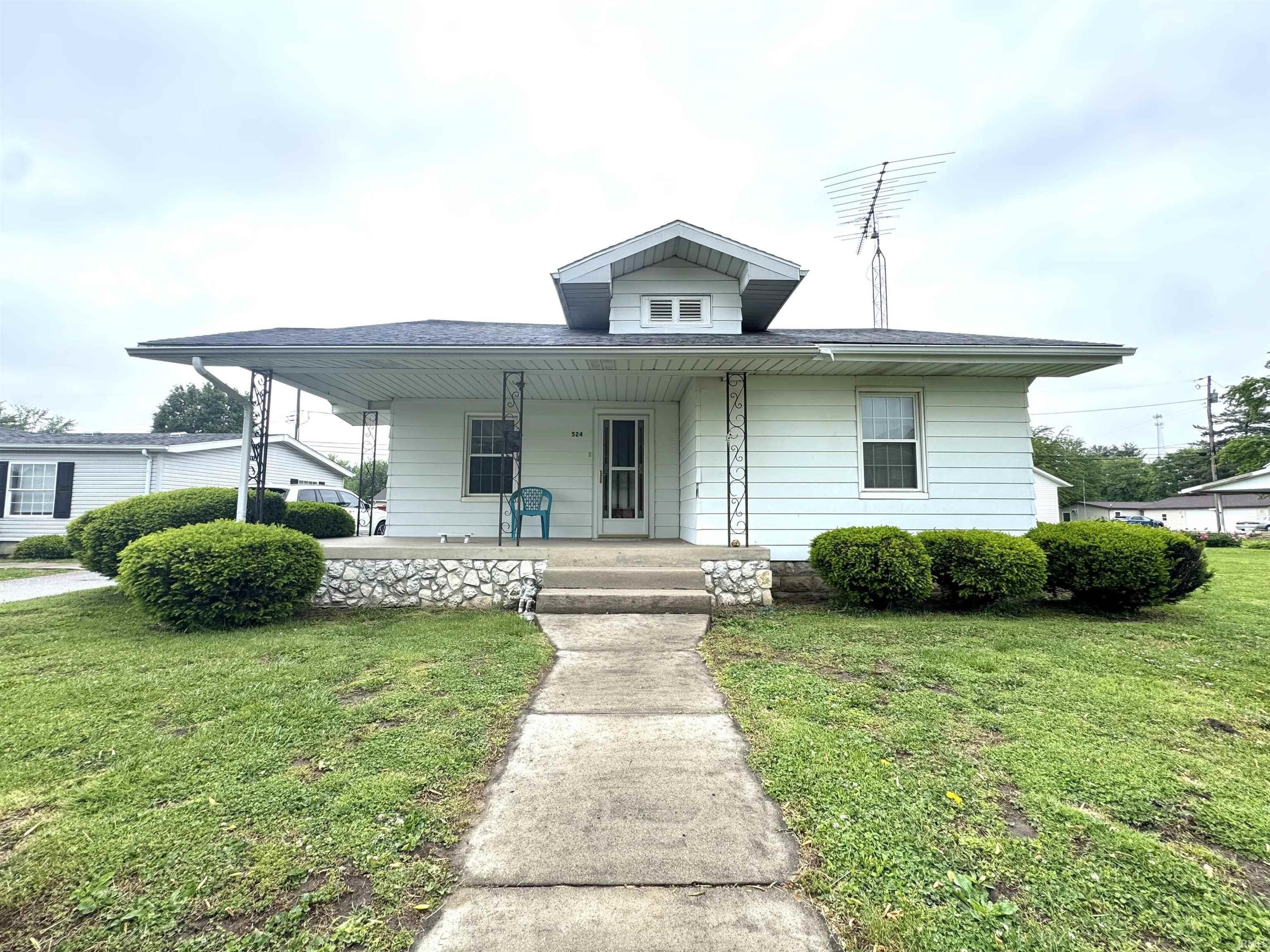 Single Family 2BR 1BA - 524 E Main Street, Jasonville, IN
