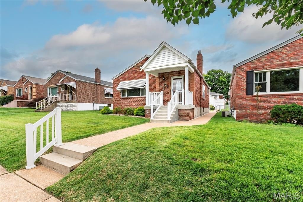 Single Family 2BR 1BA - 5644 Marquette Avenue, St Louis, MO