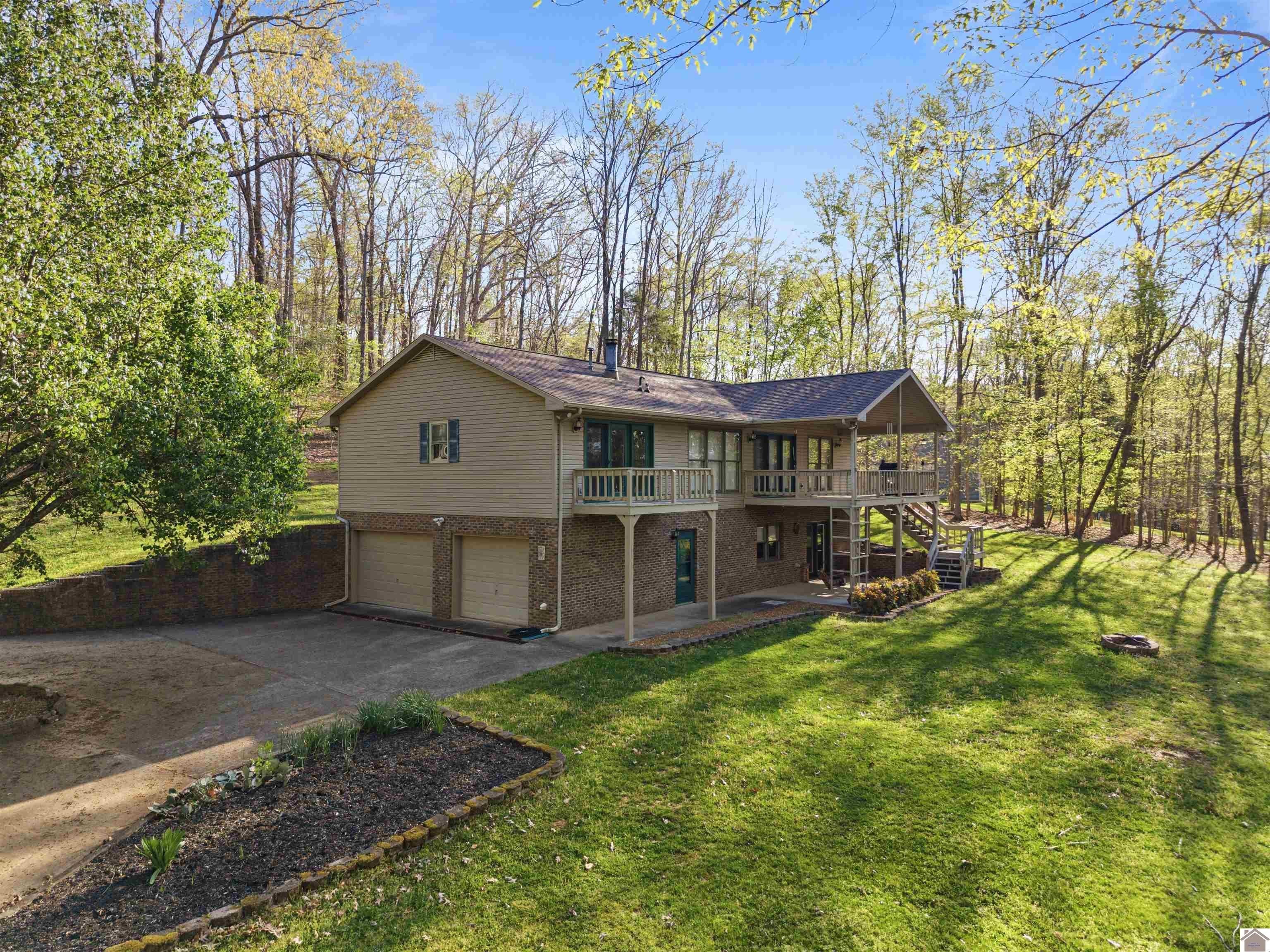 168 Gallant Rd  