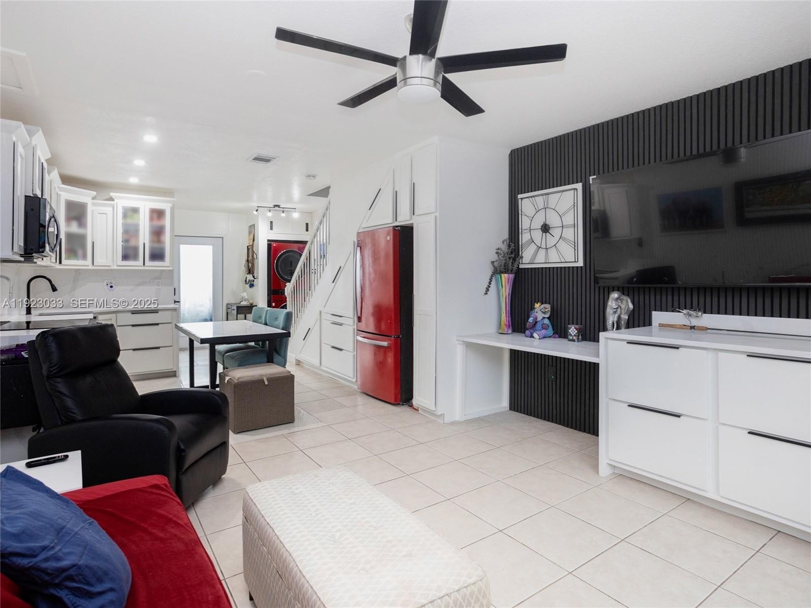 Single Family 2BR 2BA - 437 SW 3rd St, Miami, FL