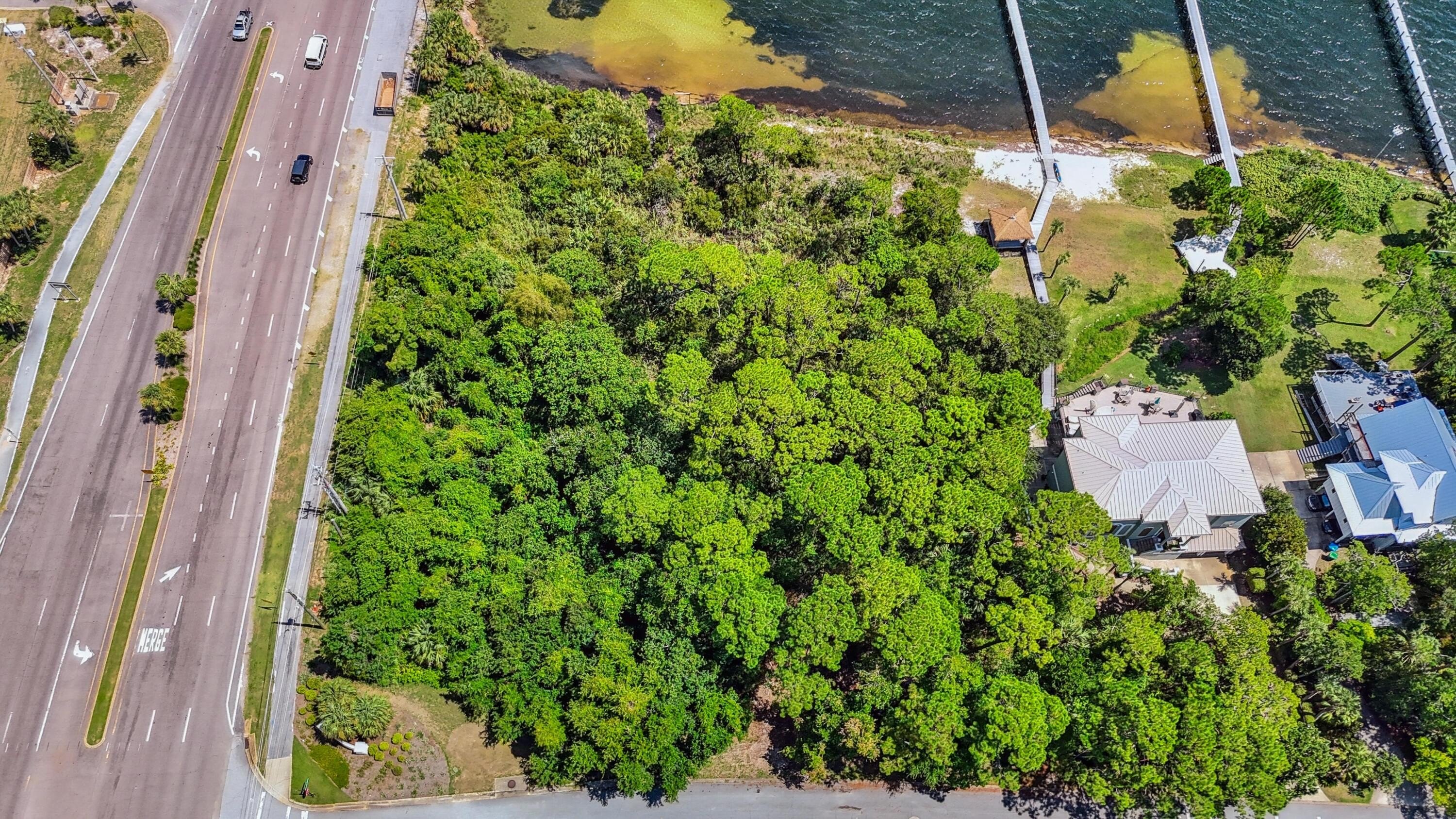 Single Family - 00 Soundview Trail, Gulf Breeze, FL