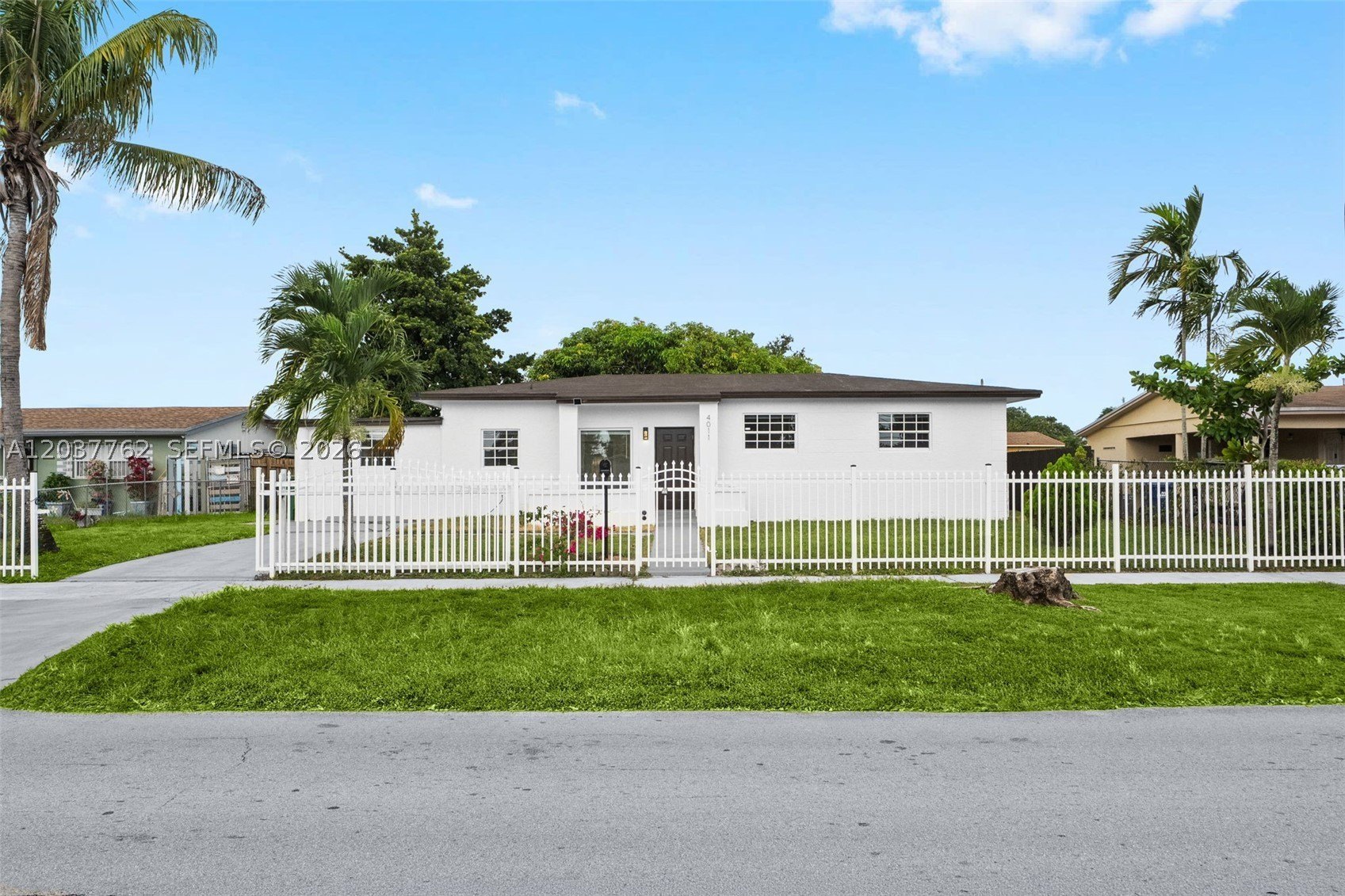 Single Family 4BR 2BA - 4011 NW 171st St, Miami Gardens, FL