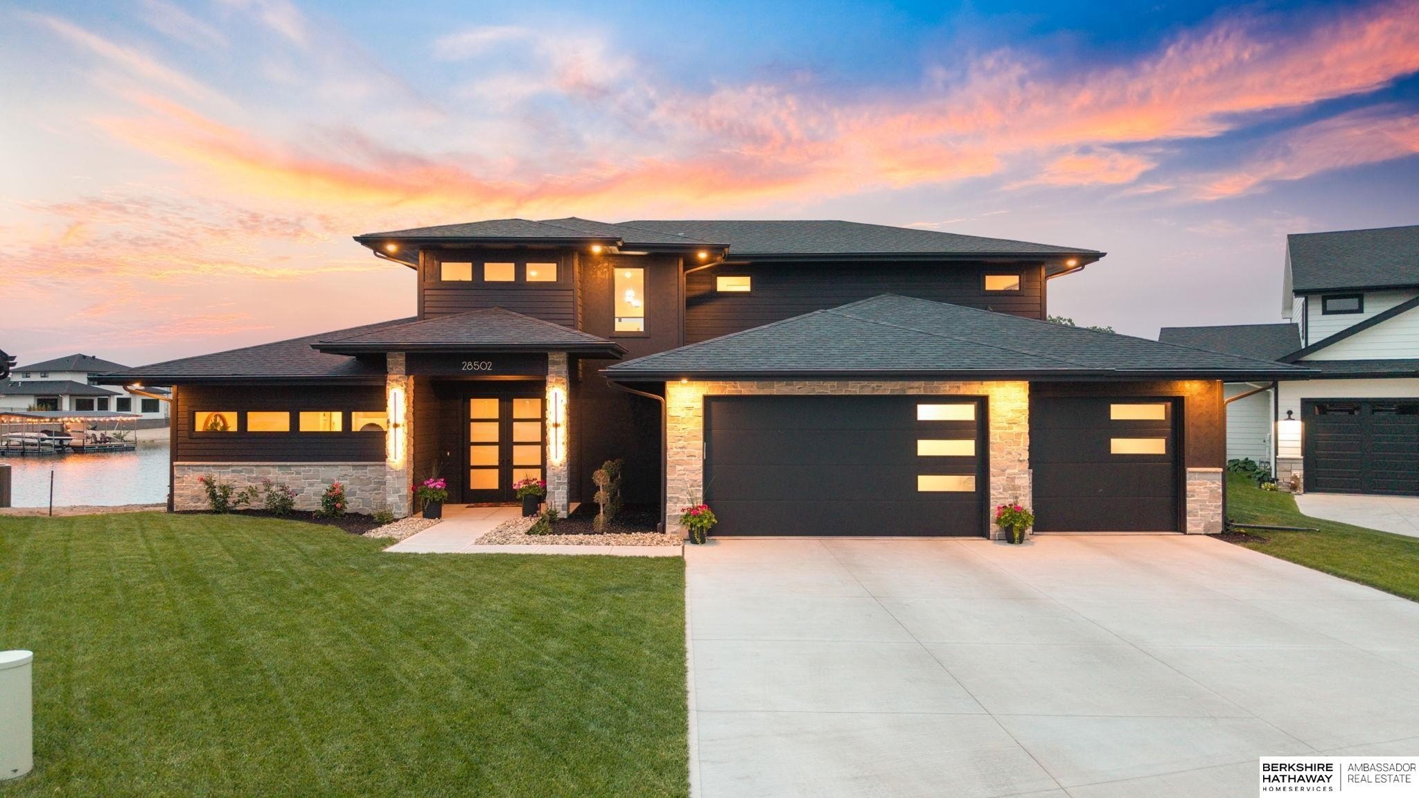 Single Family 4BR 4BA - 28502 Jessie Circle, Valley, NE