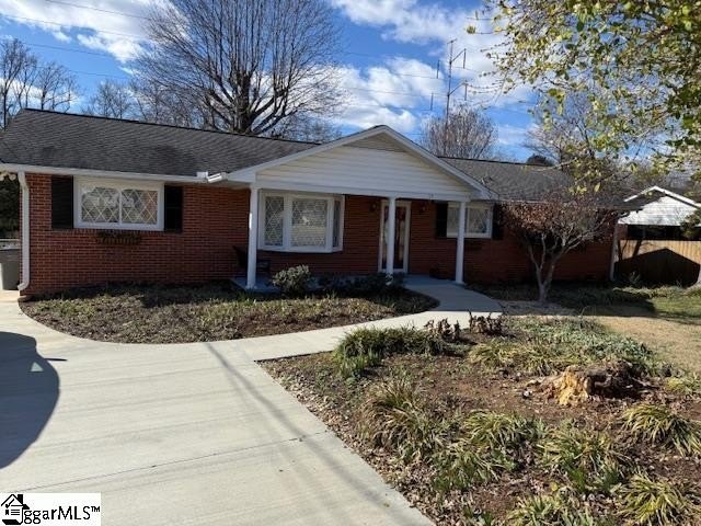 Single Family 3BR 2BA - 15 Fairlawn Circle, Greenville, SC