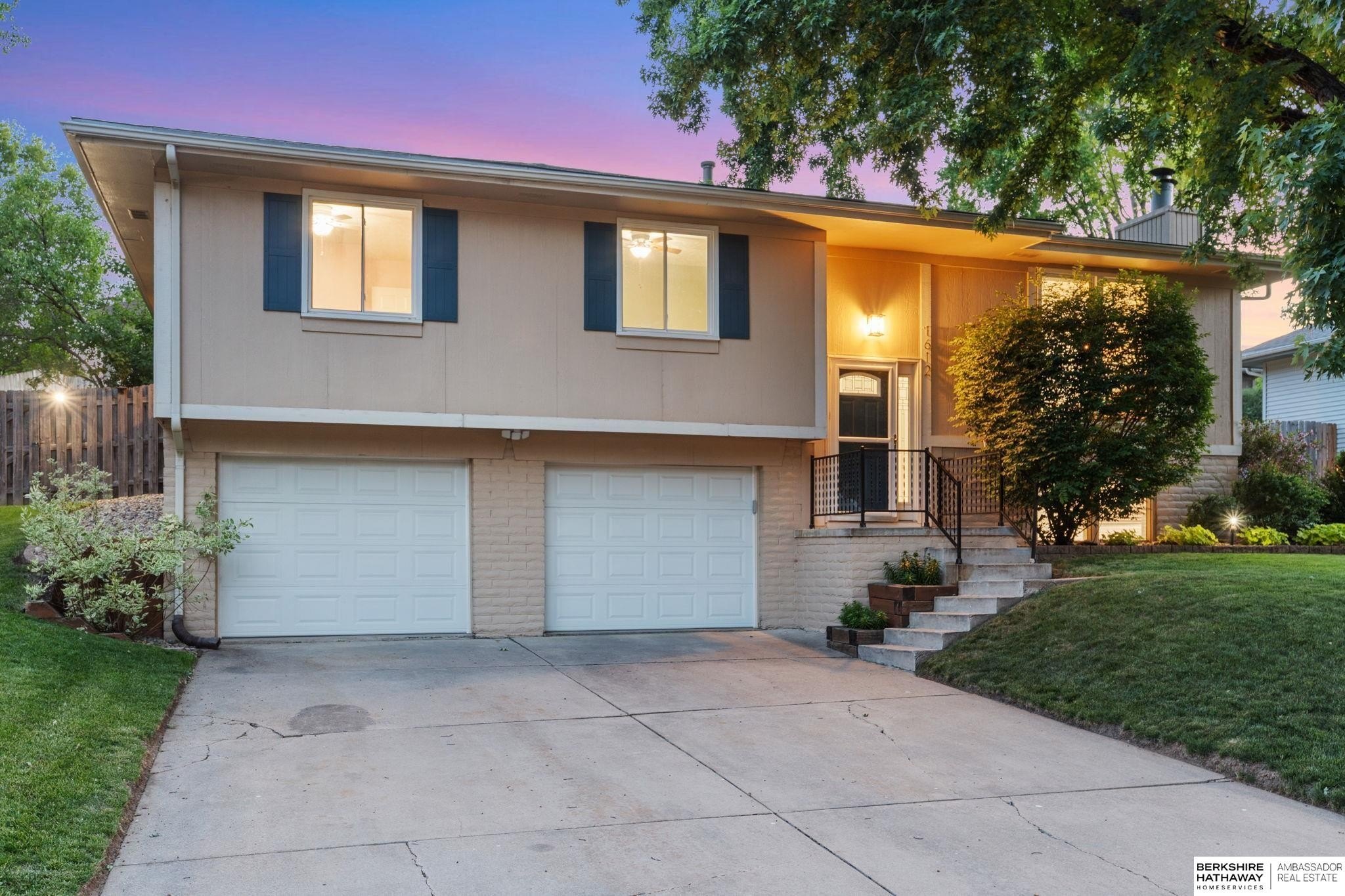 Single Family 3BR 2BA - 1612 Peterson Drive, Omaha, NE