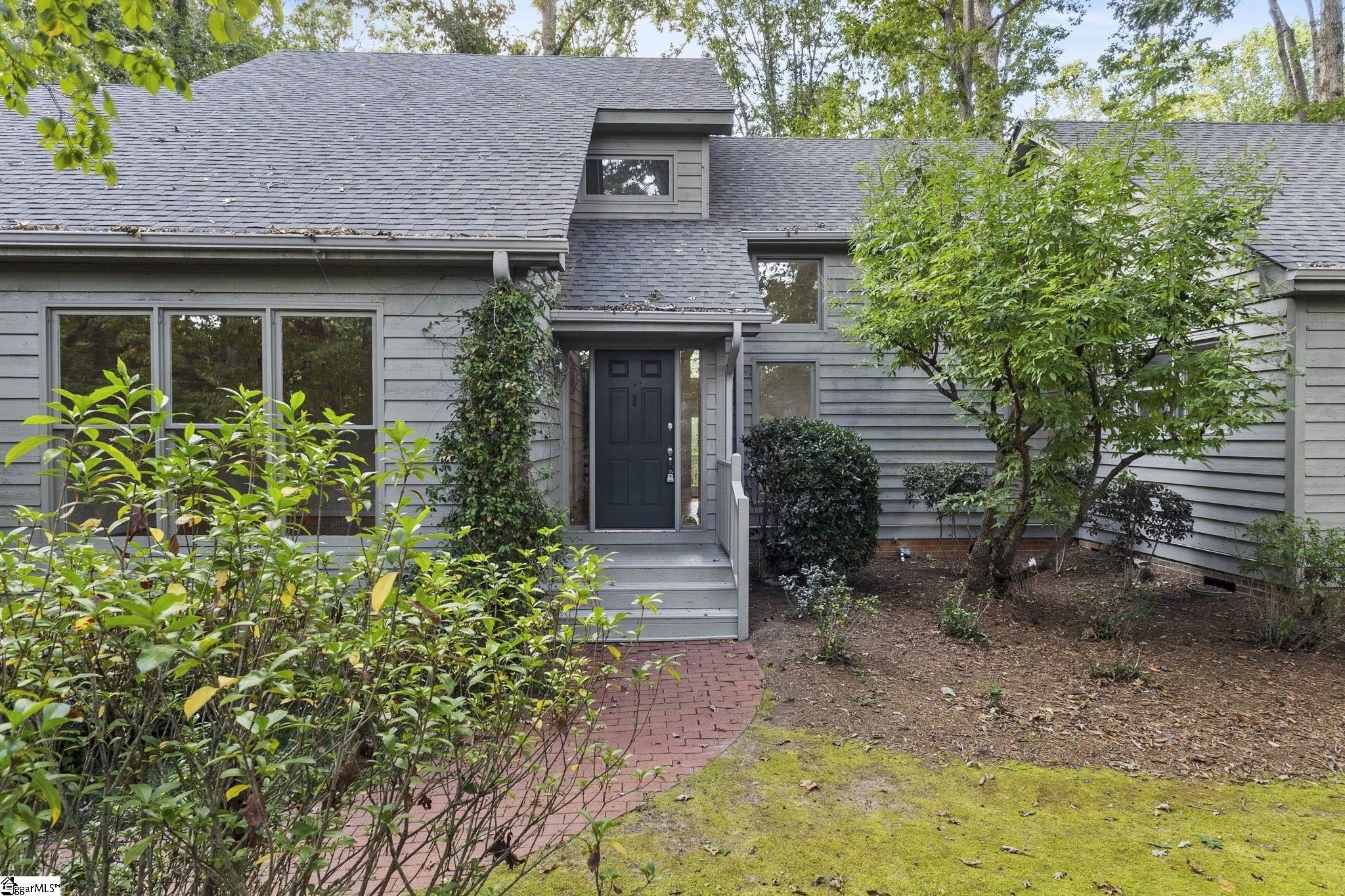 Single Family 4BR 4BA - 225 Arrowhead Trail, Easley, SC