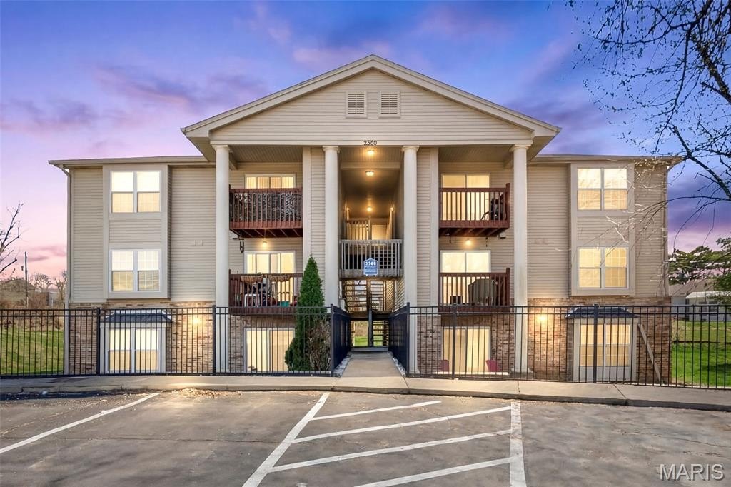 Condo 2BR 2BA - 2560 Creve Coeur Mill Road, Maryland Heights, MO