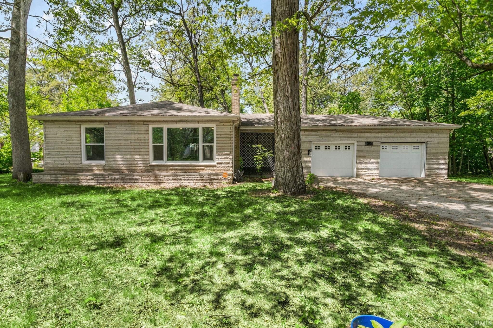 Single Family 2BR 1BA - 19613 Oakdale Avenue, South Bend, IN
