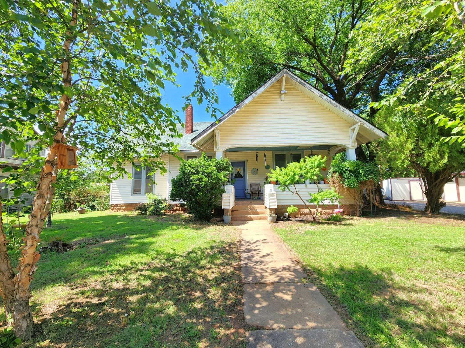 Single Family 3BR 1BA - 210 W Locust, Anthony, KS