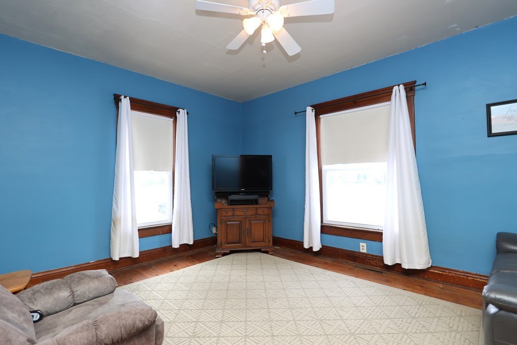 Single Family 4BR 2BA - 159 Main Street, Shelby, OH